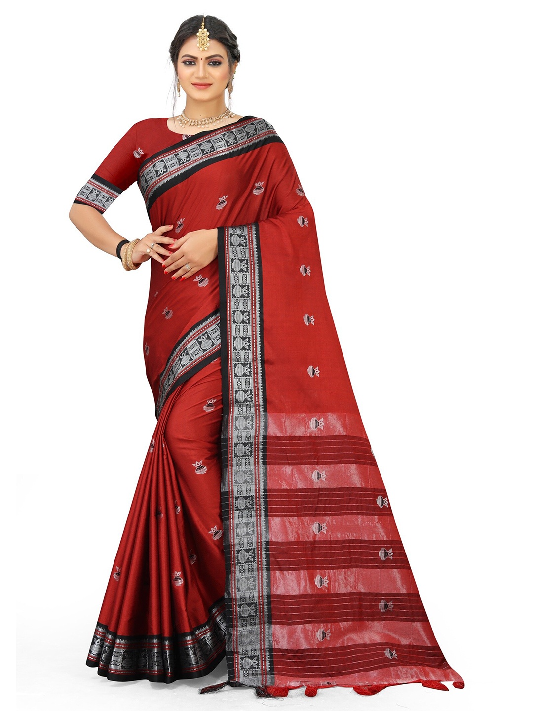 

Grubstaker Red & Silver-Toned Zari Pure Cotton Kanjeevaram Saree