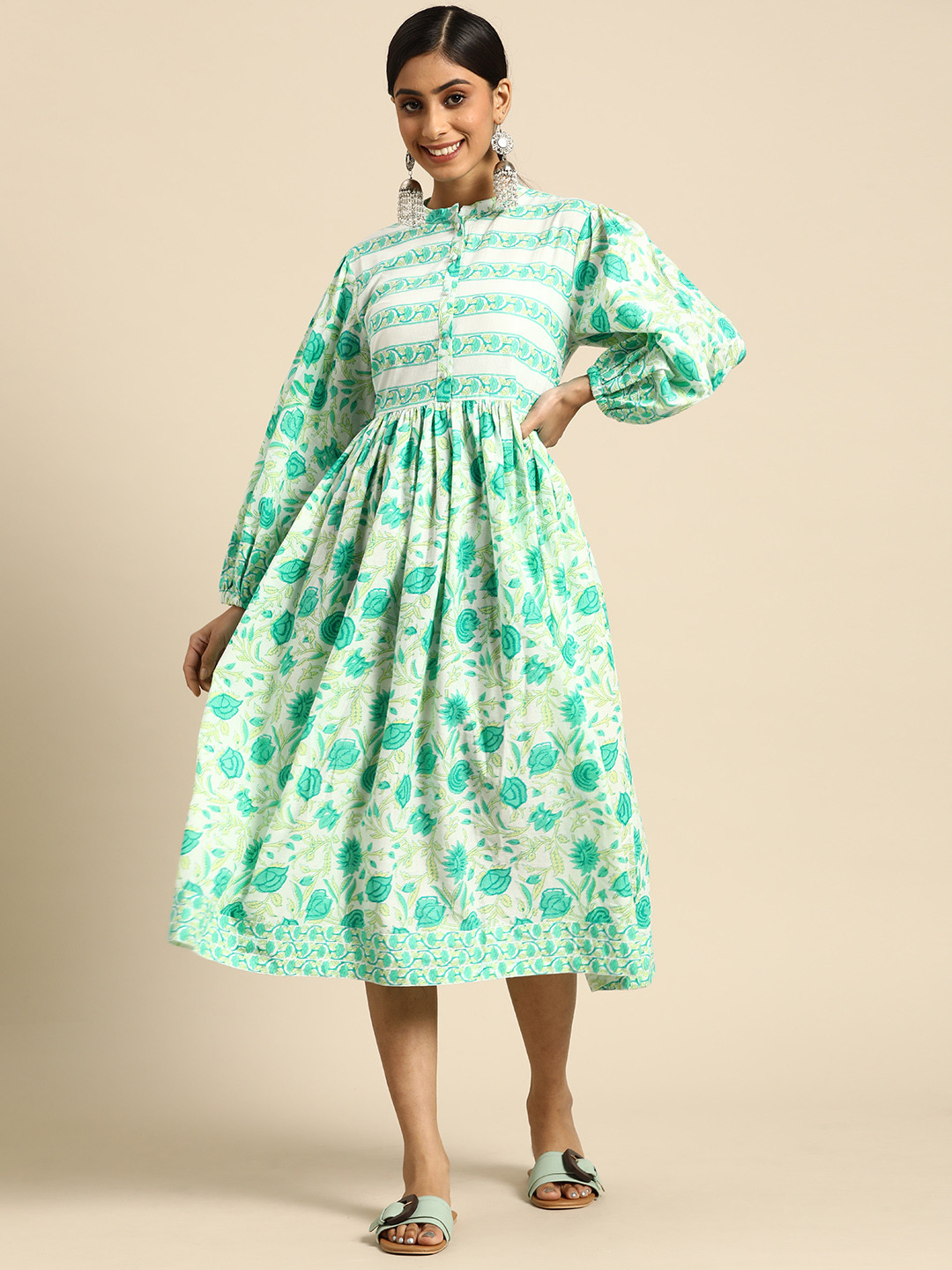 

Sangria Green & White Floral Cotton Midi Dress