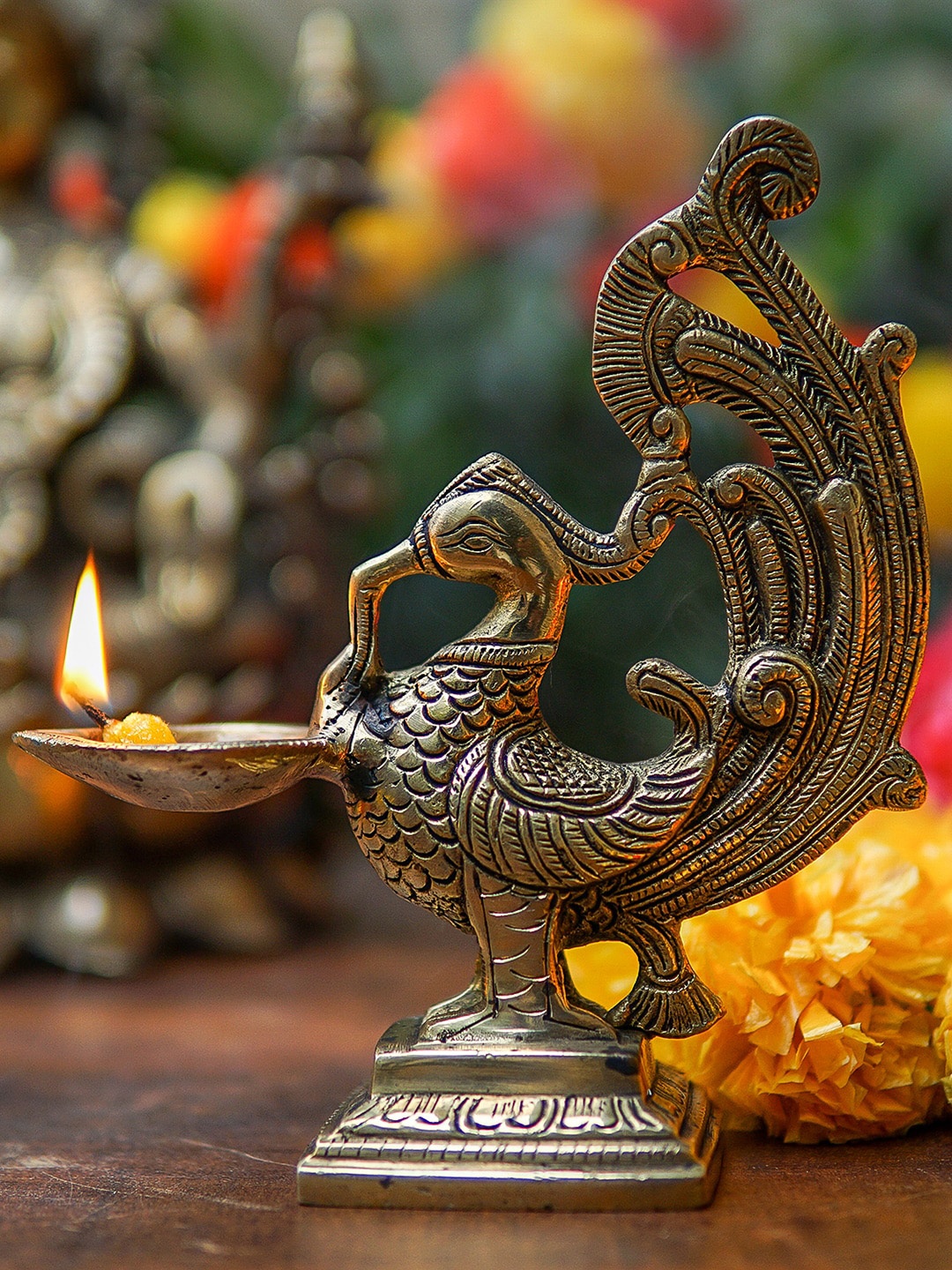 

StatueStudio Gold-Toned Bird Diya