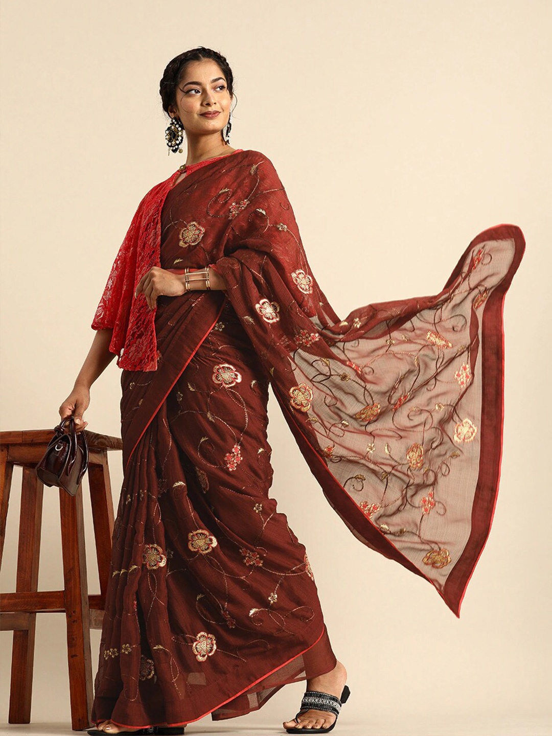 

Sangria Coffee Brown & Red Floral Jaali Silk Blend Saree