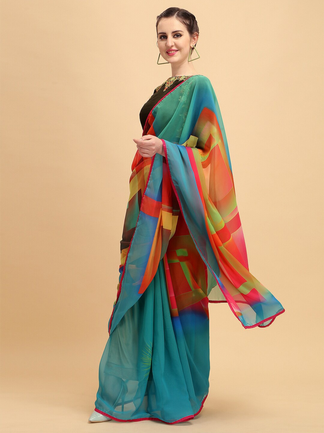 

Sangria Red & Green Pure Georgette Saree