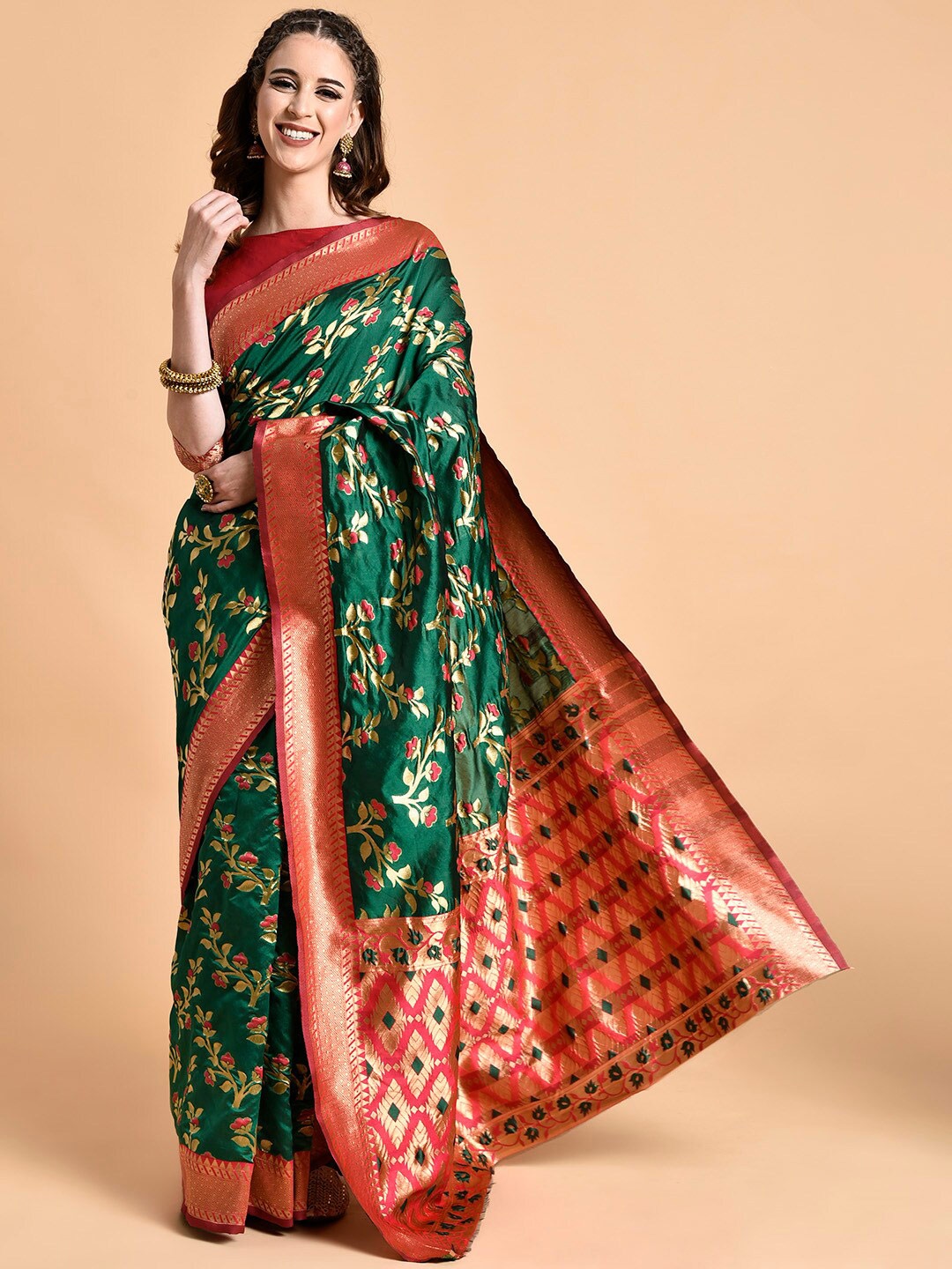 

Sangria Women Green & Red Woven Design Zari Silk Blend Heavy Work Banarasi Saree