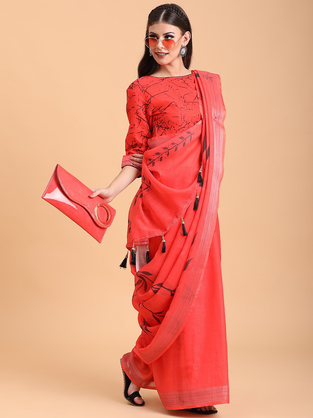 

Sangria Women Orange Sarees
