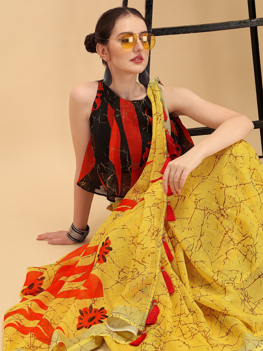 

Sangria Women Yellow Sarees