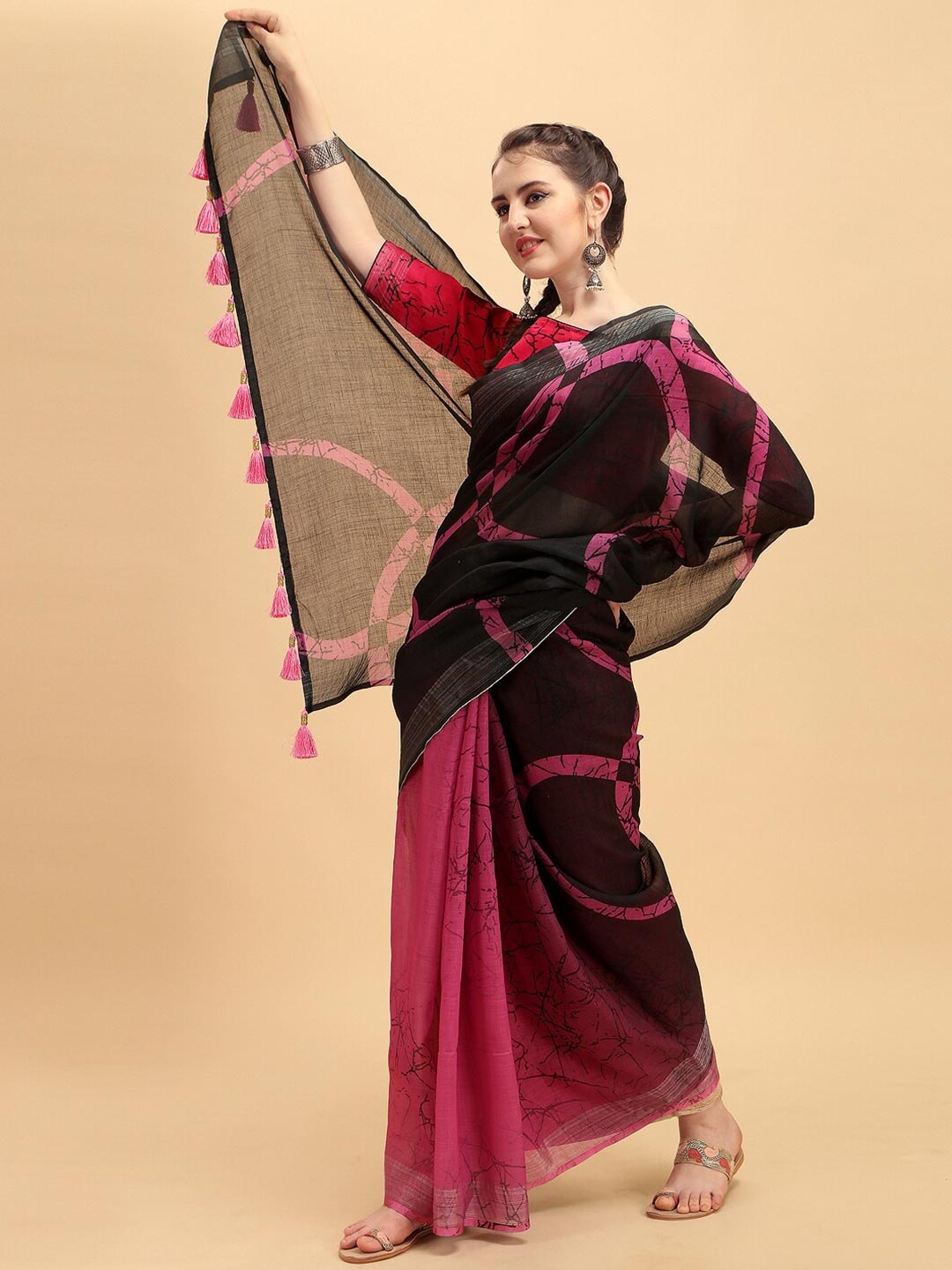 

Sangria Black & Pink Pure Linen Saree