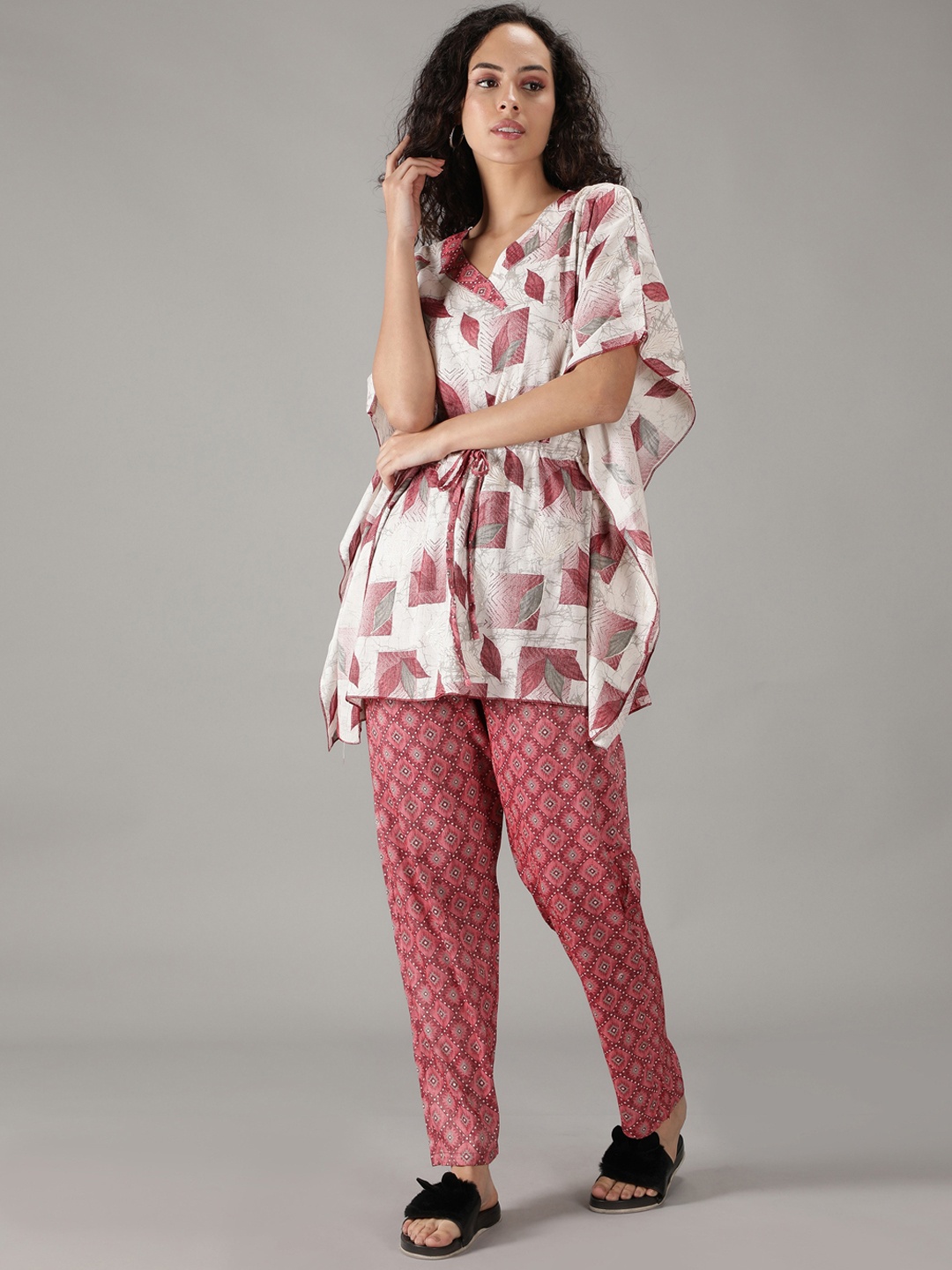 

NIGHTSPREE Women Red & Off White Printed kaftan Style Night suit