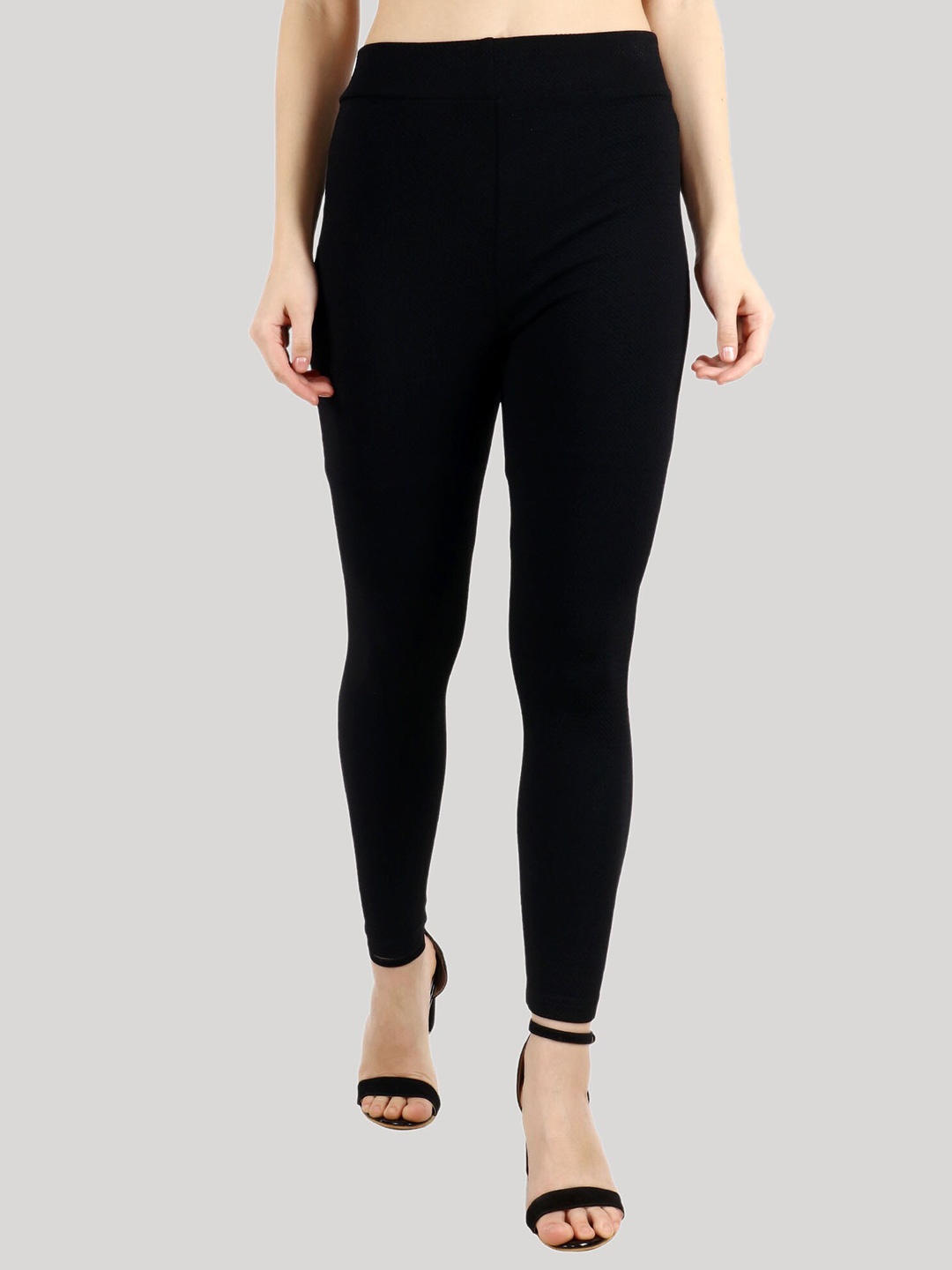 

Popwings Women Black Solid Skinny Fit Jeggings
