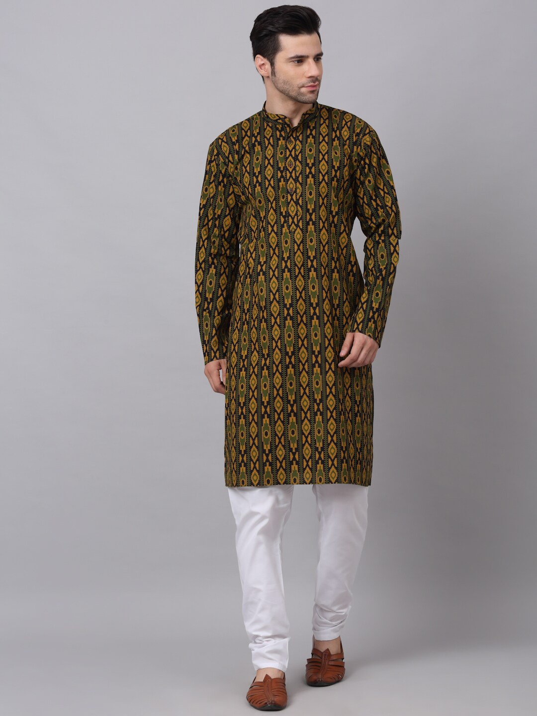 

NEUDIS Men Black & Green Printed Cotton Kurta & Churidar Set, Olive