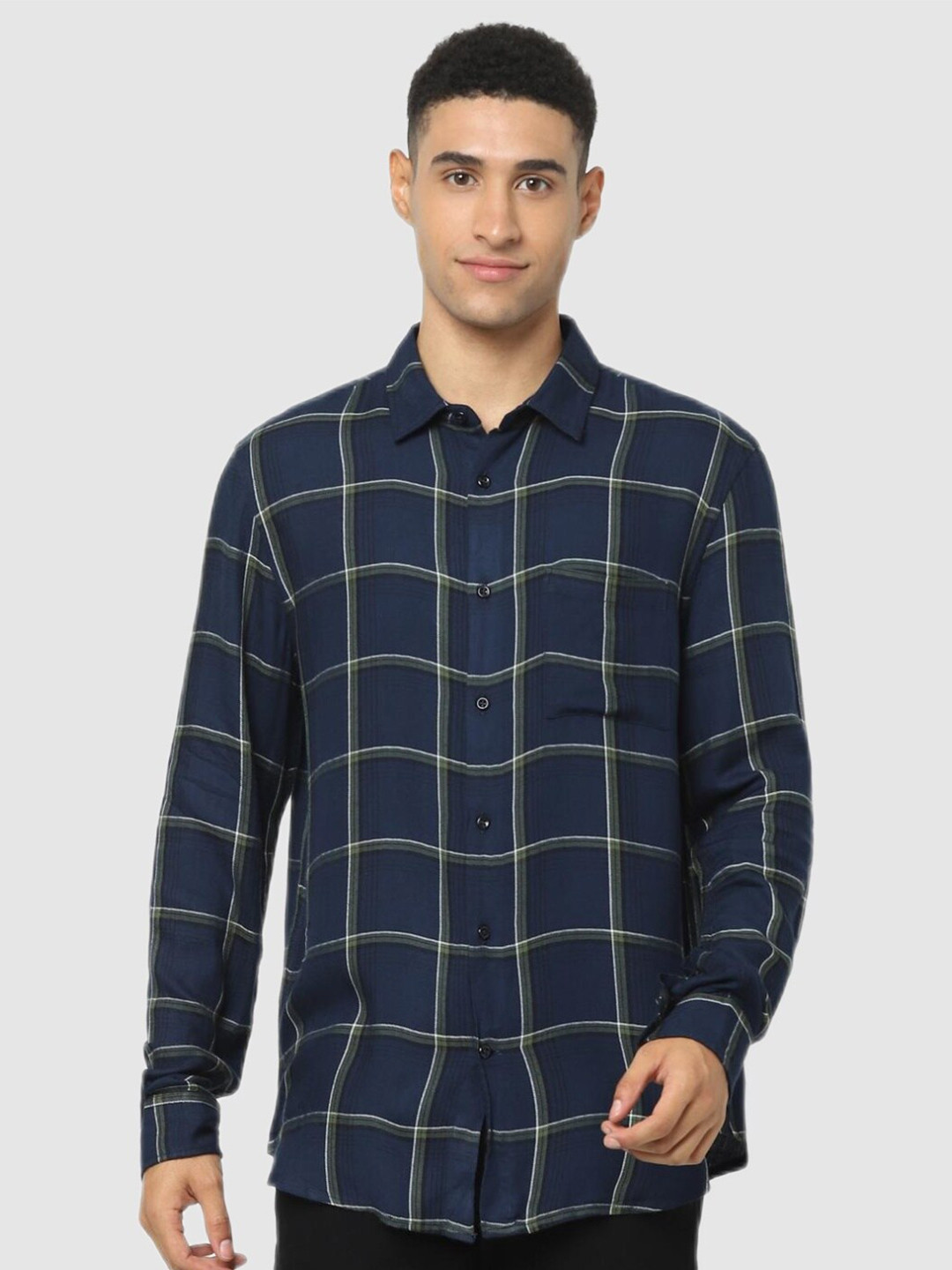 

Celio Men Navy Blue Classic Windowpane Checks Casual Shirt
