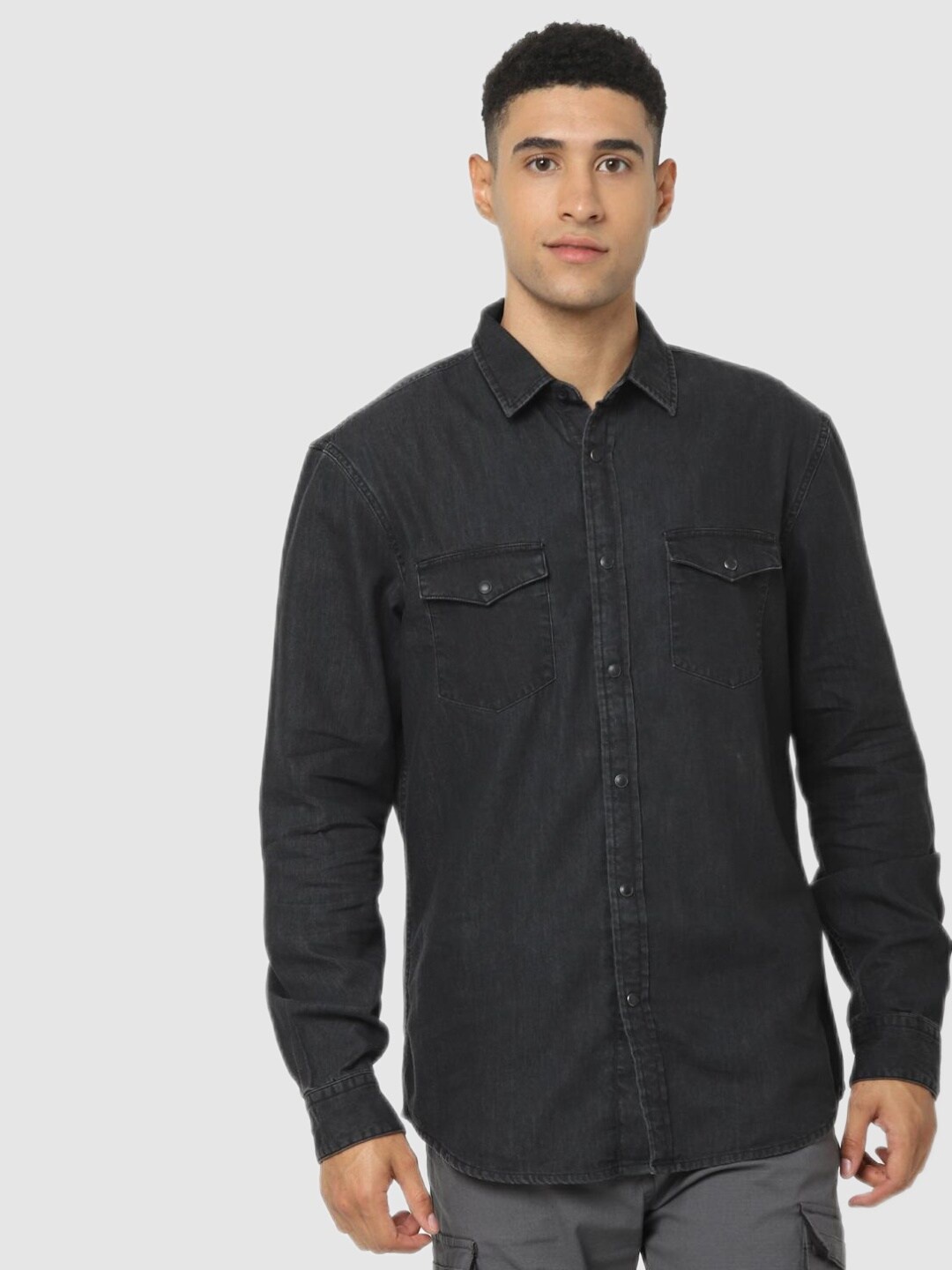 

Celio Men Charcoal Classic Casual Shirt
