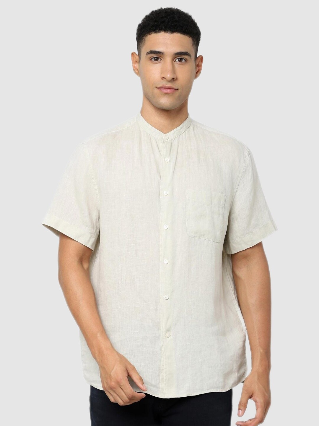 

Celio Men Off White Classic Casual Shirt
