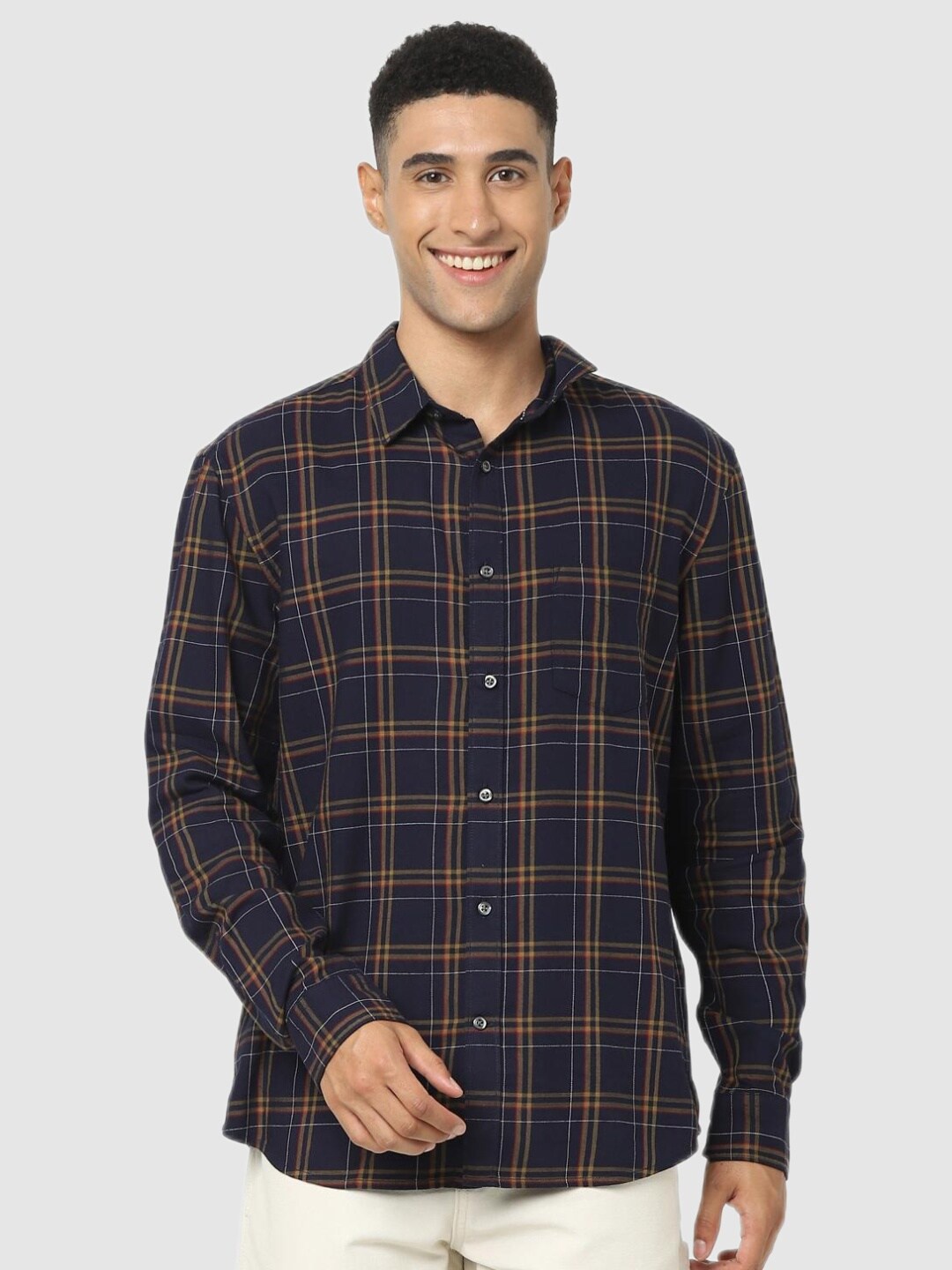 

Celio Men Navy Blue Classic Checked Casual Shirt