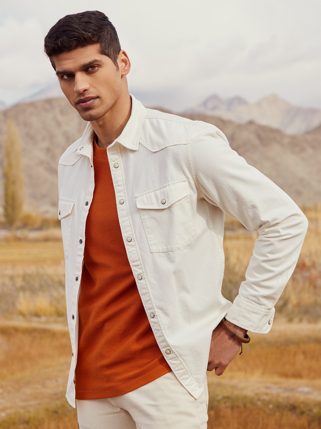 

Celio Men Off White Solid Classic Casual Shirt