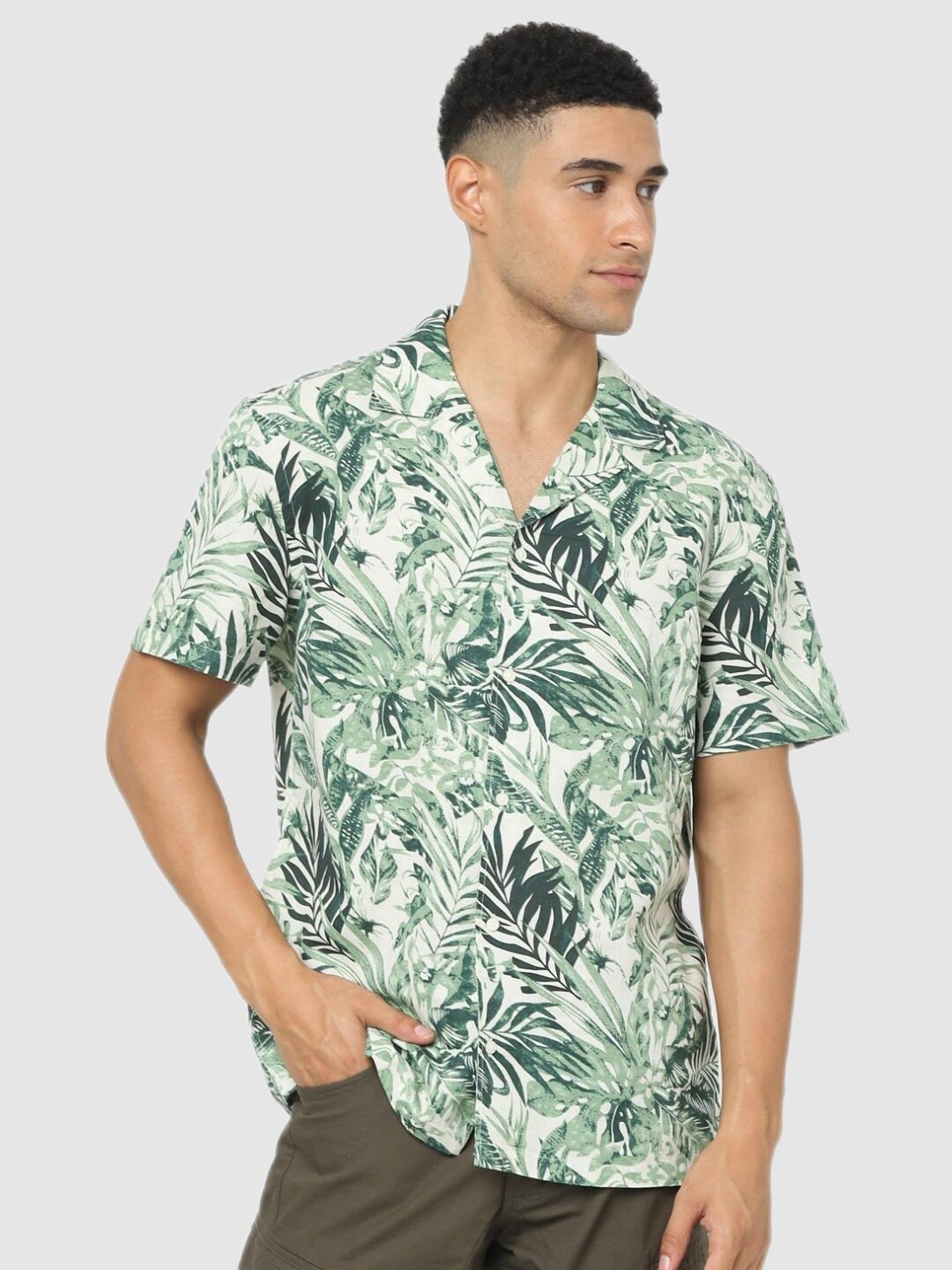 

Celio Men White Classic Floral Printed Casual Shirt