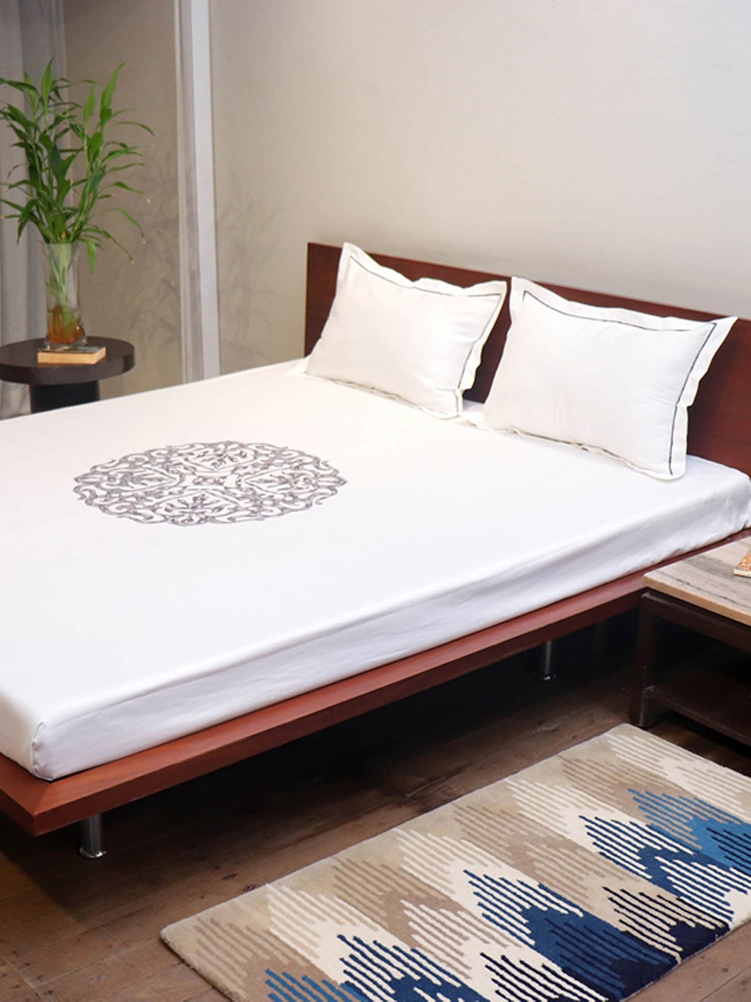 

ZEBA White Printed Cotton King Bedsheet With 2 Pillow Covers