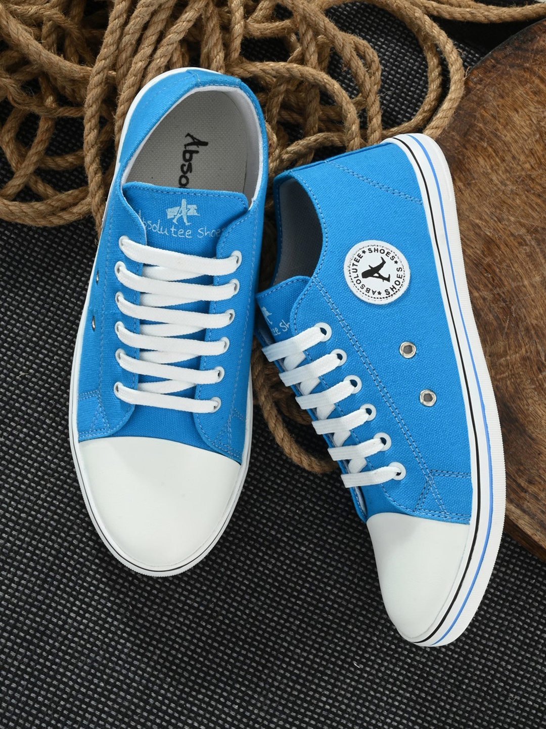 

Absolutee Shoes Men Blue Colourblocked Sneakers