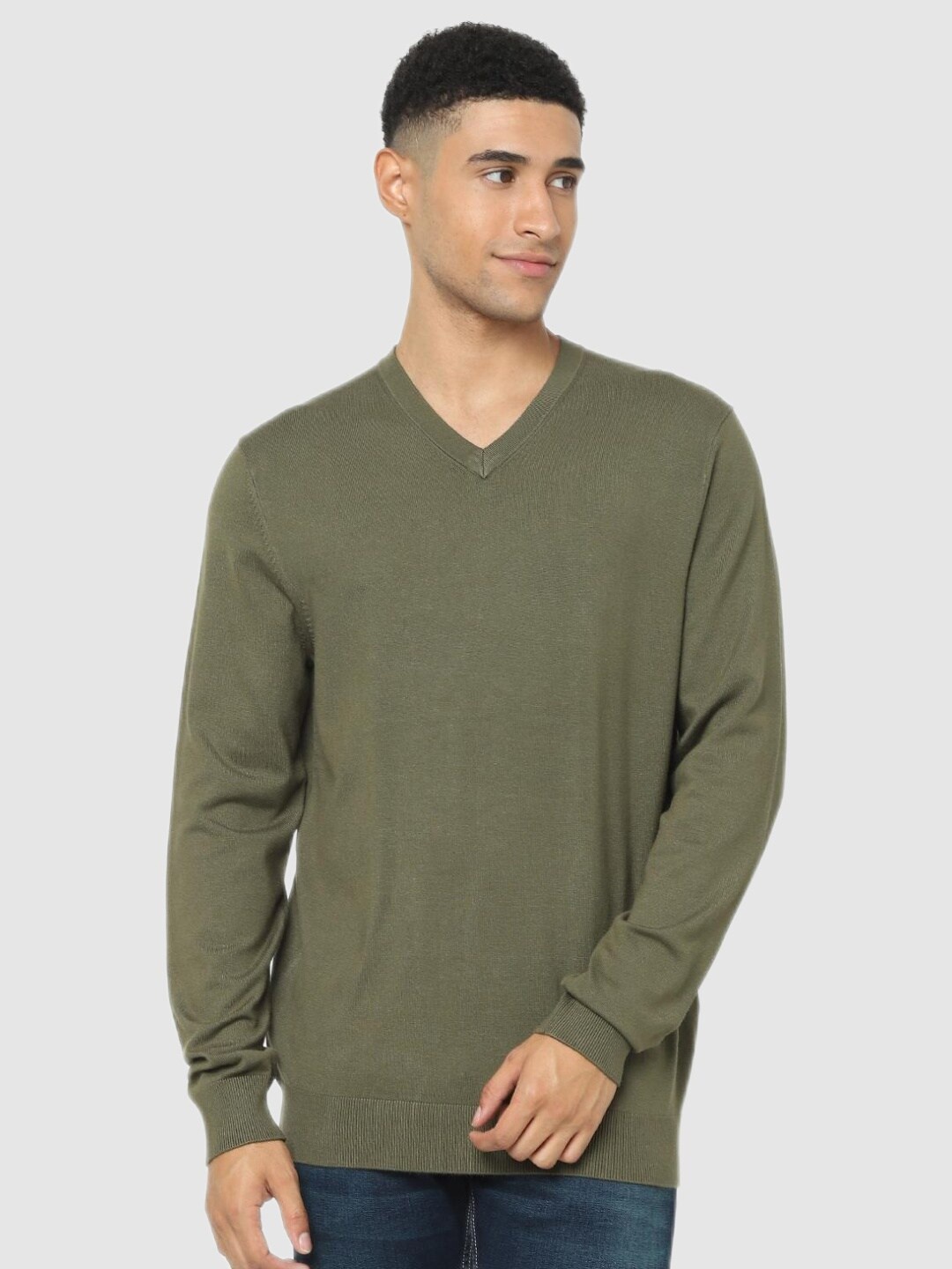 

Celio Men Olive Green Solid Viscose Rayon Pullover