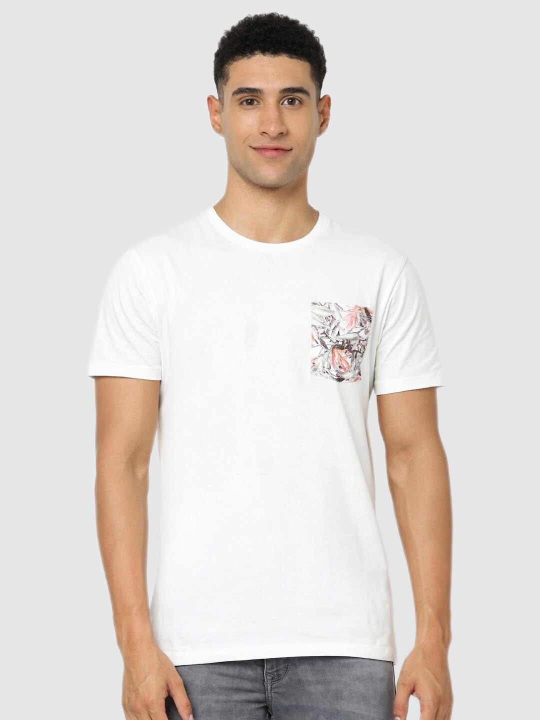 

Celio Men White & Multicoloured Printed T-shirt