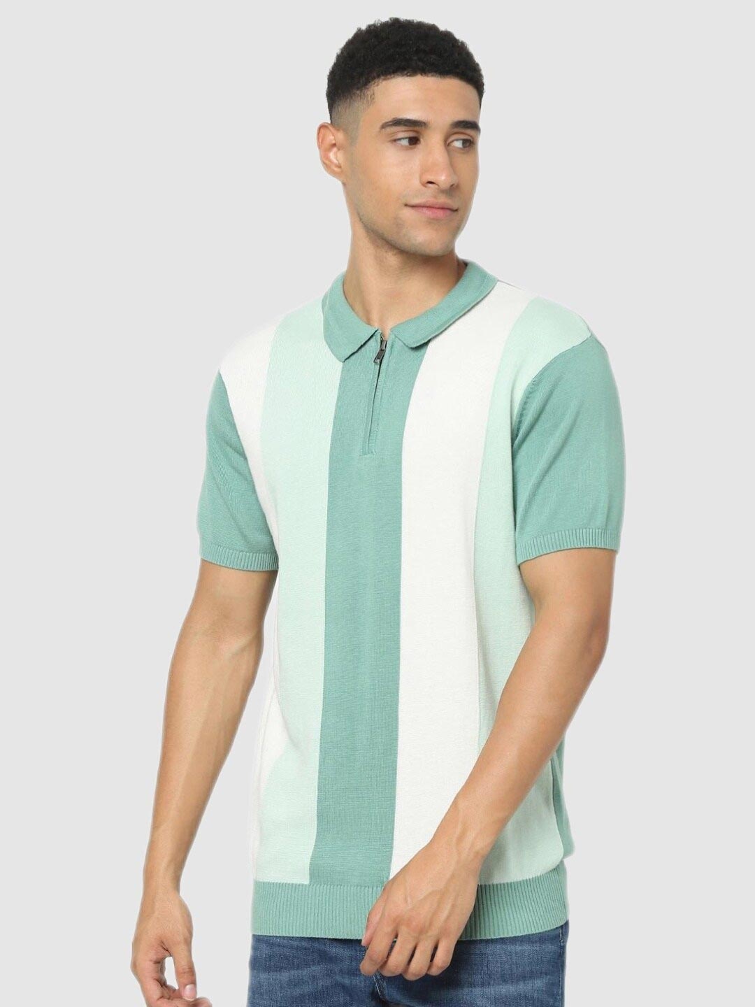 

Celio Men Green Colourblocked Polo Collar Raw Edge T-shirt