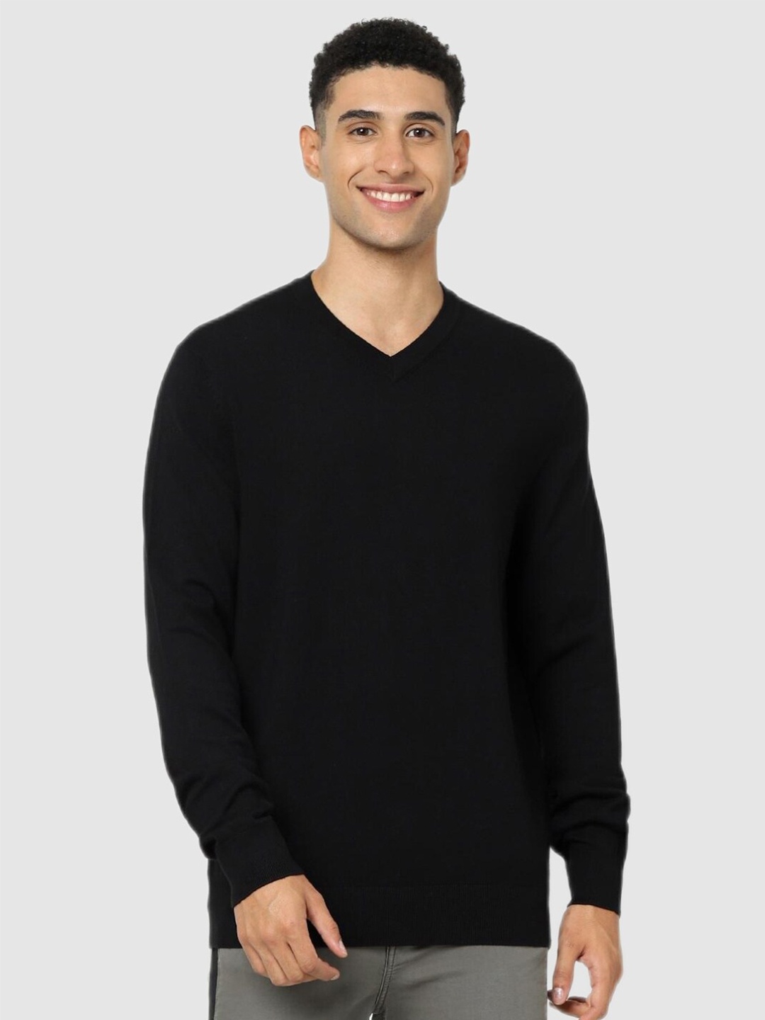 

Celio Men Black V-Neck Raw Edge T-shirt