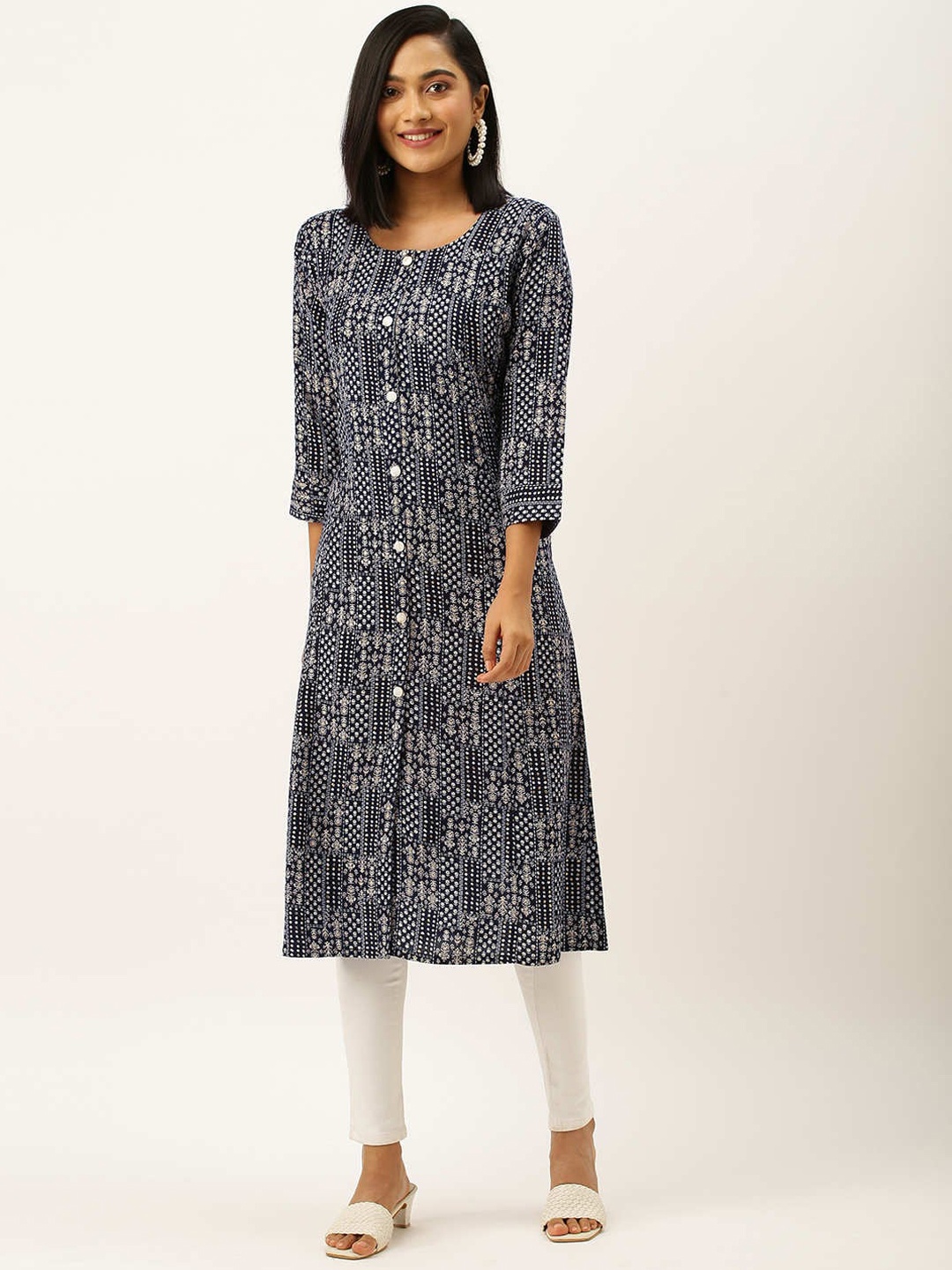 

ZOLA Women Navy Blue & Beige Floral Printed Straight Kurta