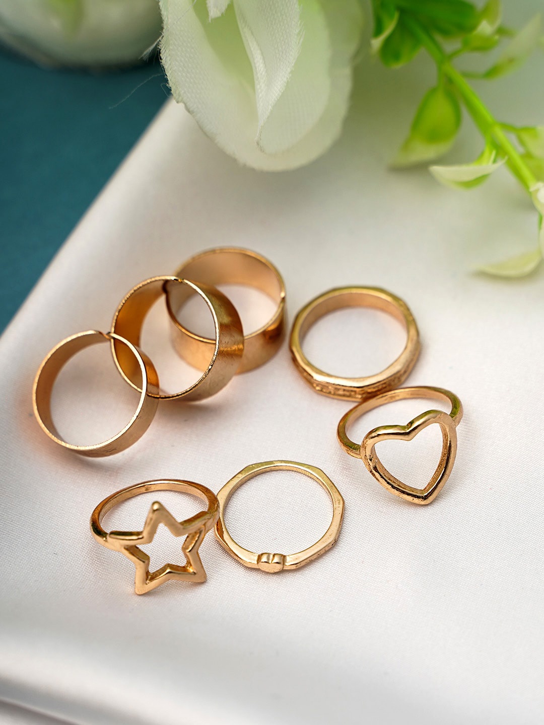 

Ferosh Women Gold-Toned Star Set of 7 Finger Ring Set