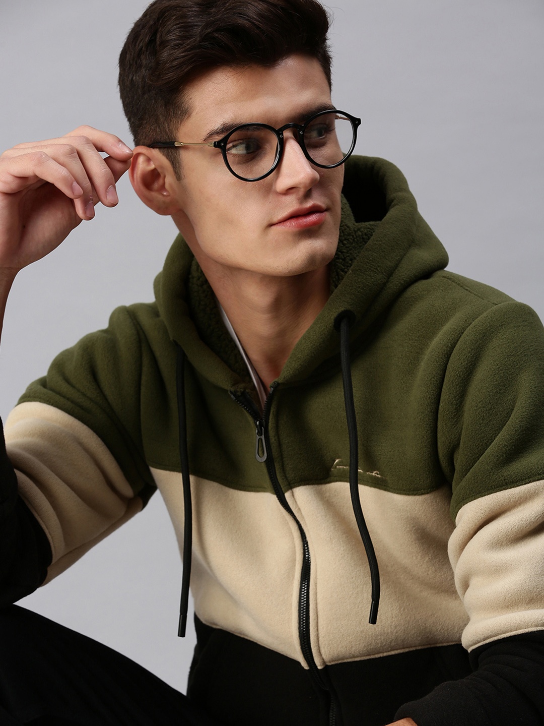 

SHOWOFF Men Green Colourblocked Hooded Sweatshirt