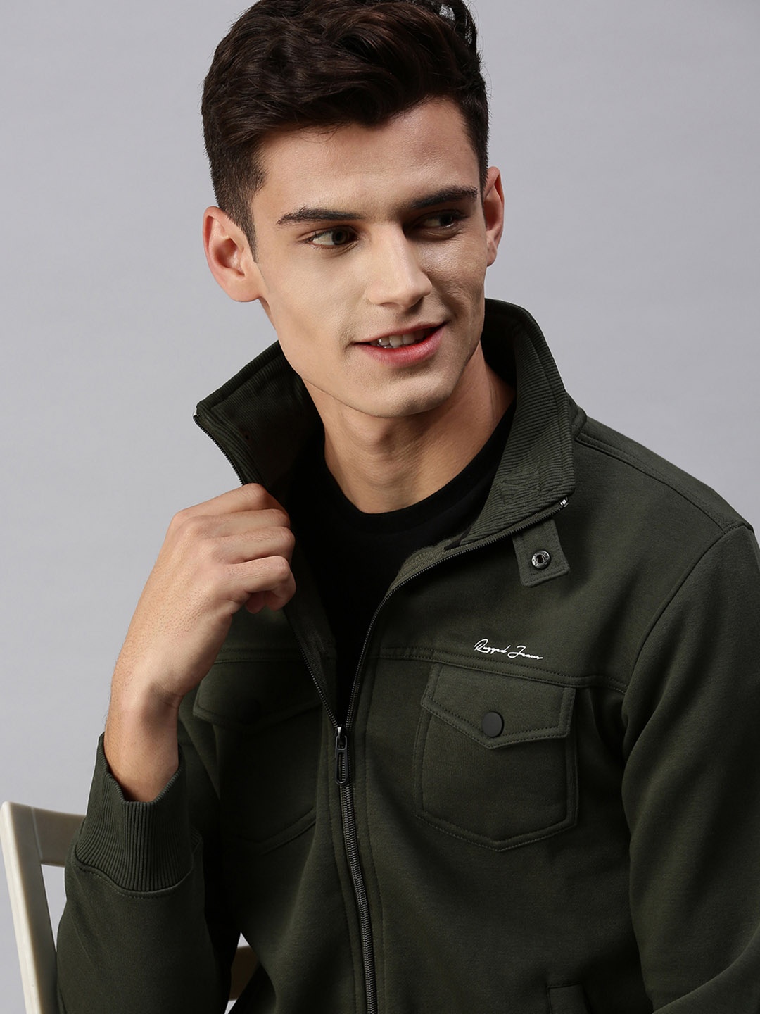 

SHOWOFF Men Green Solid Sweatshirt