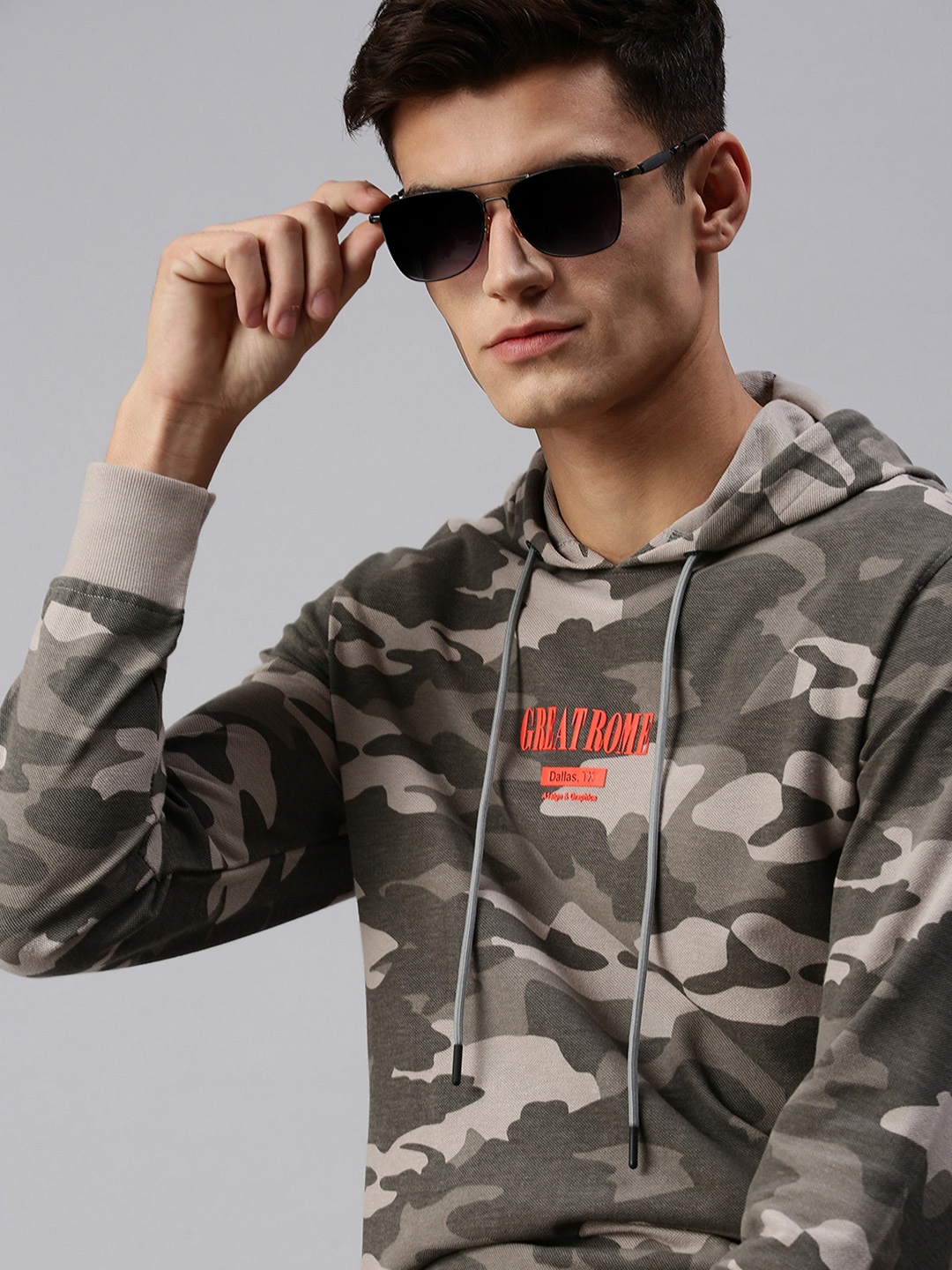 

SHOWOFF Men Grey Printed Hooded Sweatshirt