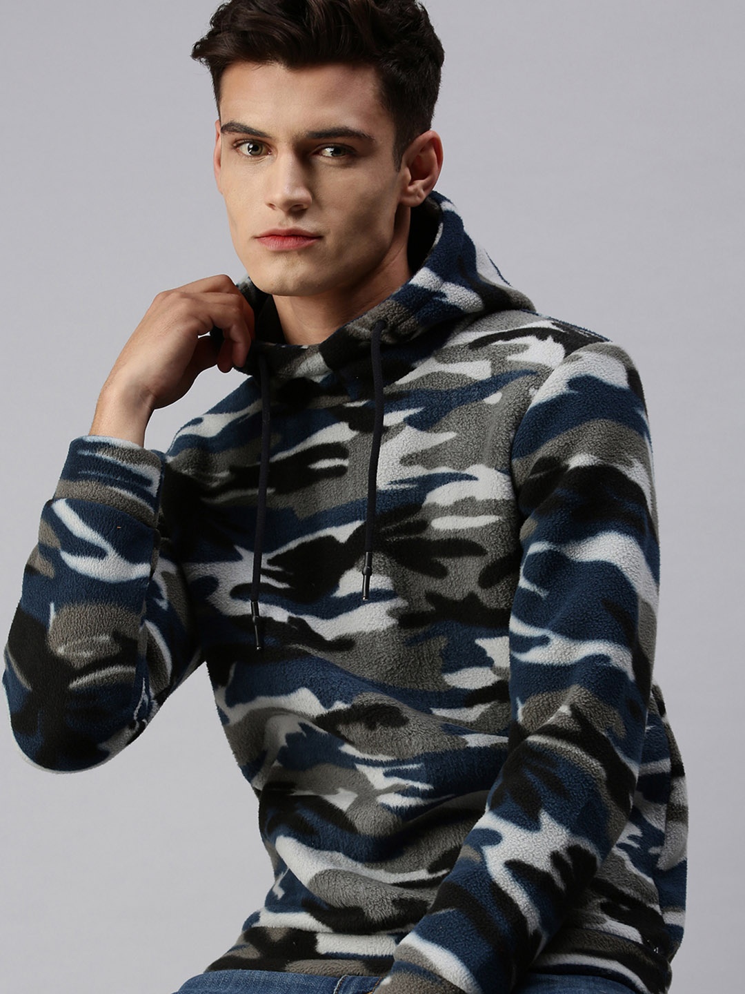 

SHOWOFF Men Charcoal Camouflage Printed Hooded Sweatshirt