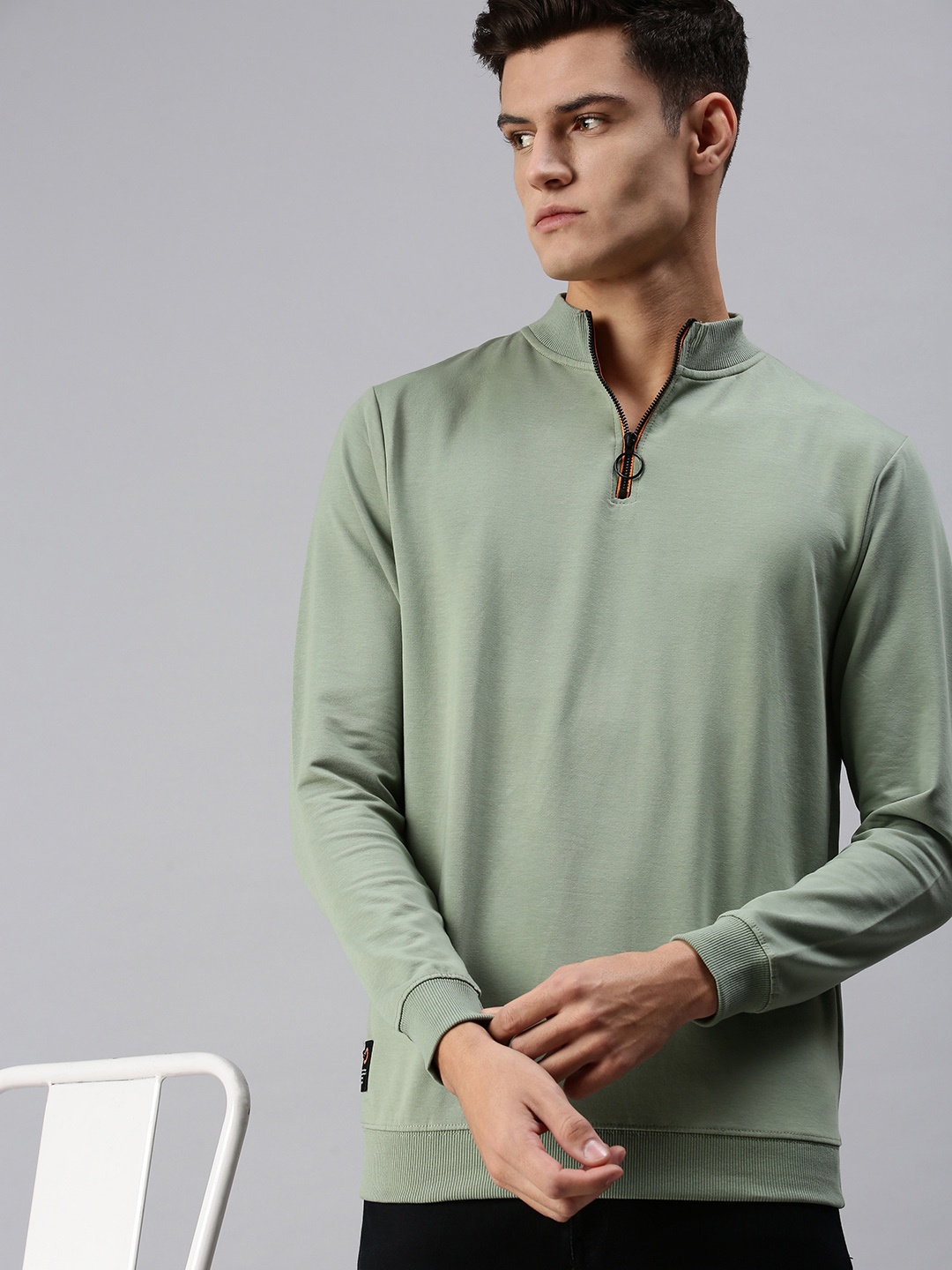 

SHOWOFF Men Green Solid Cotton Sweatshirt