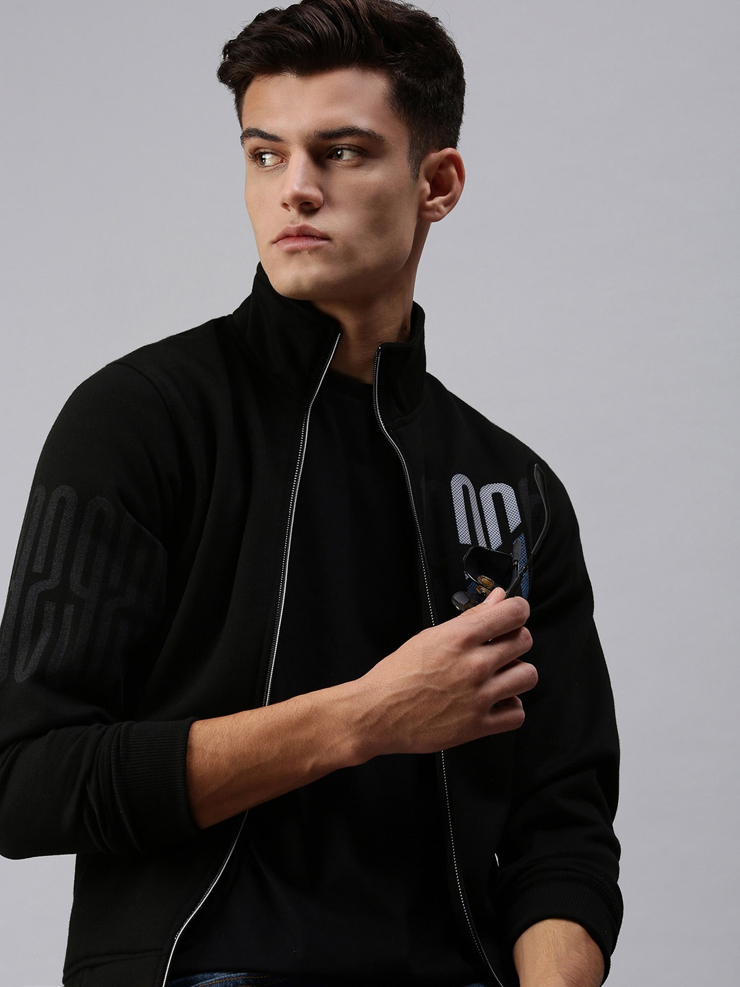 

SHOWOFF Men Black Sweatshirt
