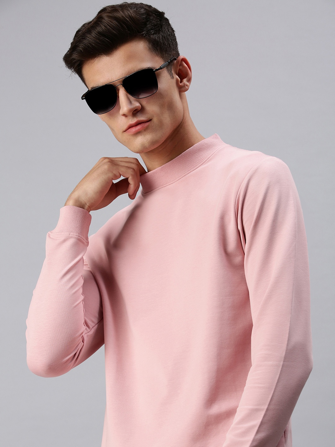

SHOWOFF Men Peach-Coloured Solid Sweatshirt