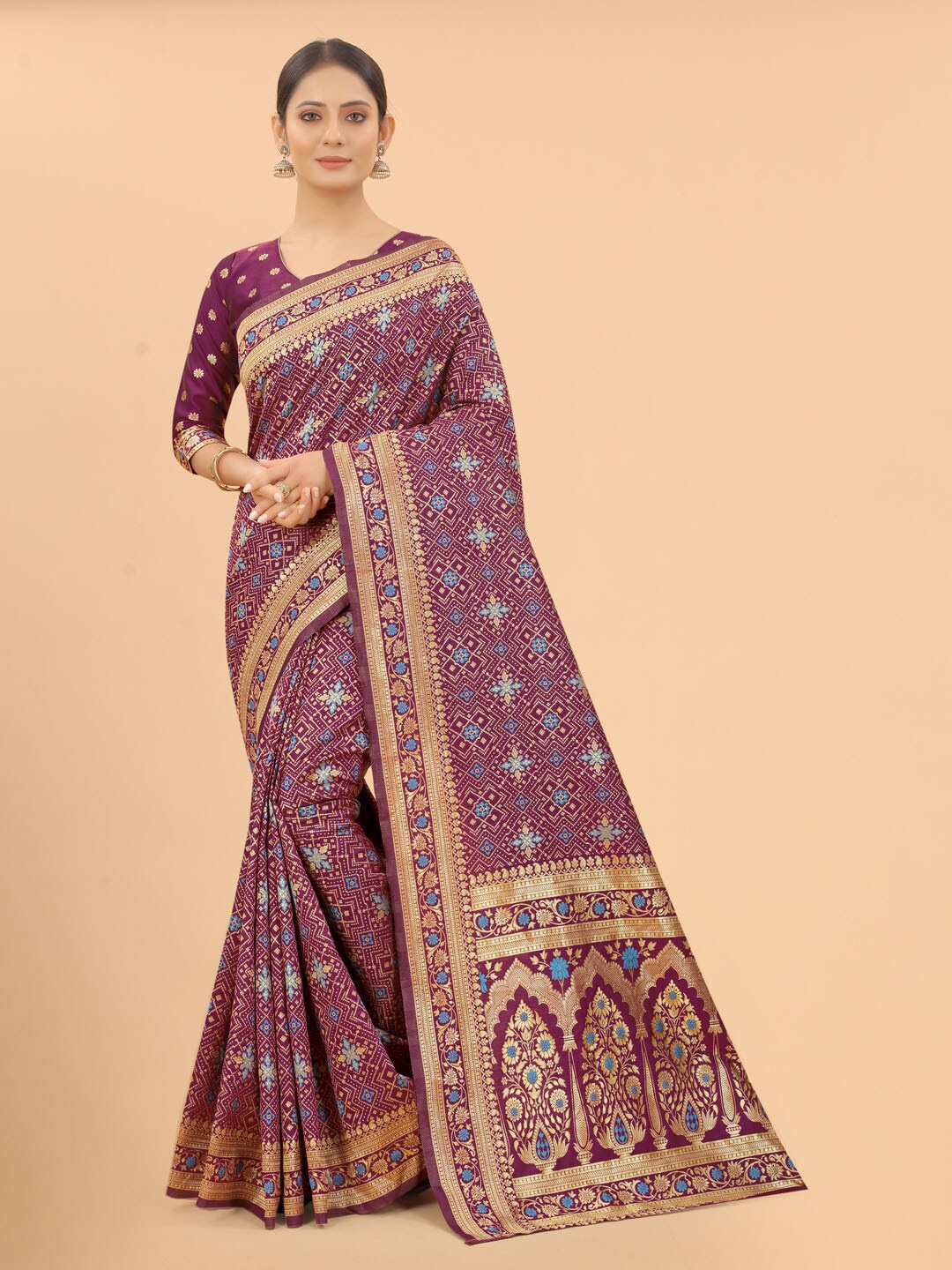 

WELL WORN Purple & Gold-Toned Woven Design Zari Silk Cotton Banarasi Saree