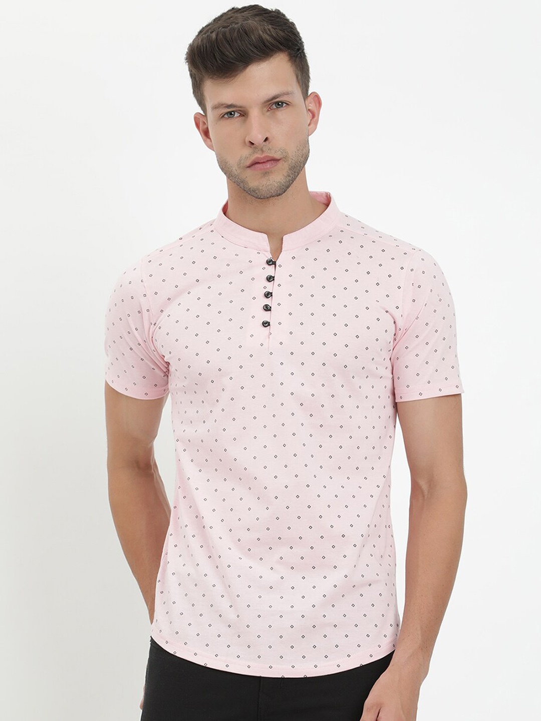

V2 Value & Variety Men Pink Printed Mandarin Collar T-shirt