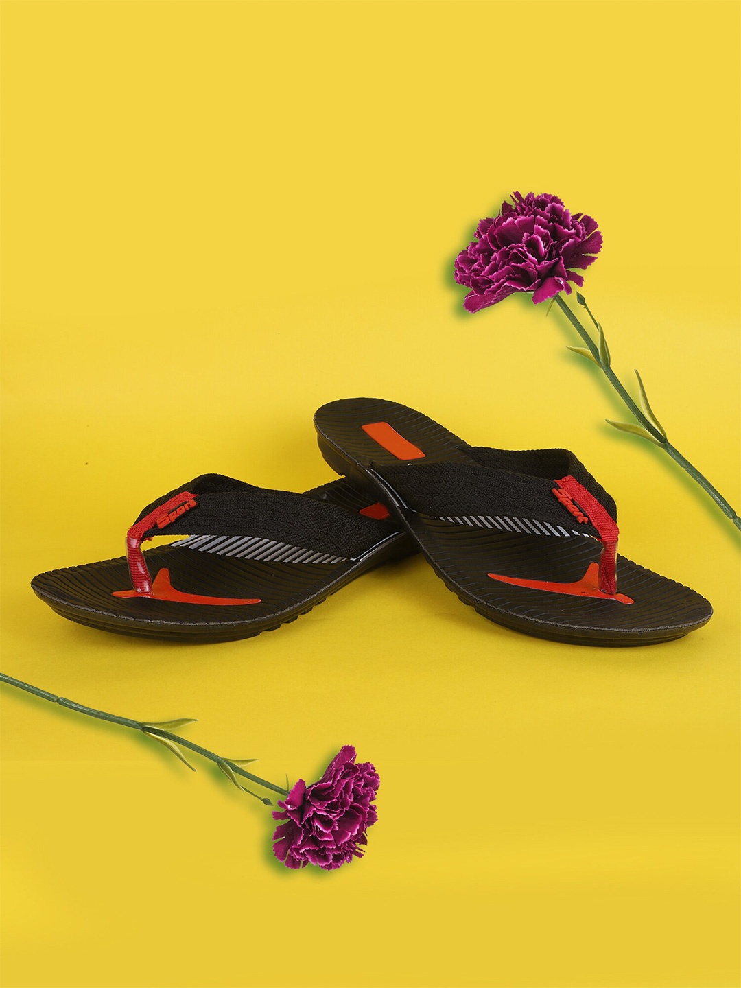 

FABBMATE Men Black & Red Printed Thong Flip-Flops
