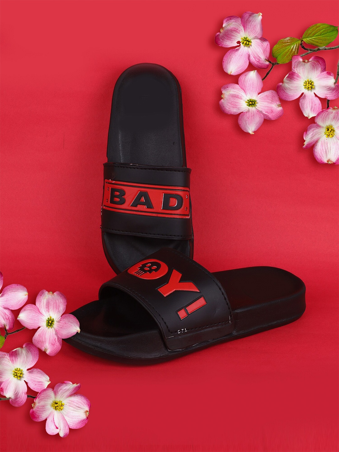 

FABBMATE Men Black & Red Printed Sliders