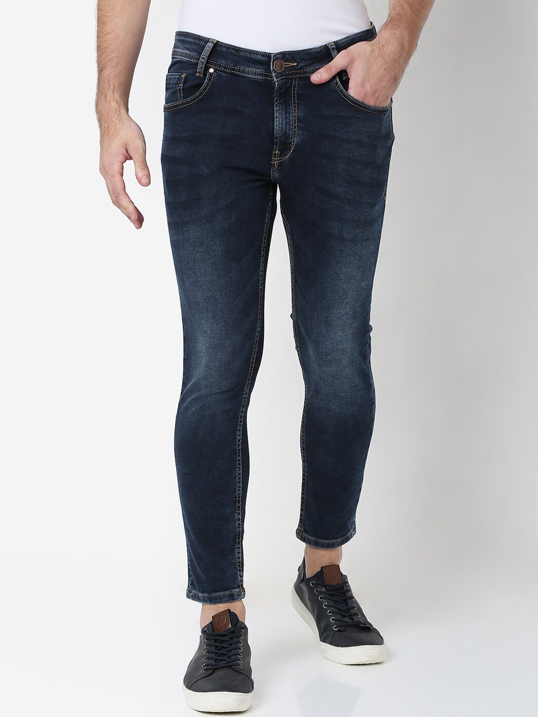 

Mufti Men Blue Slim Fit Light Fade Stretchable Jeans