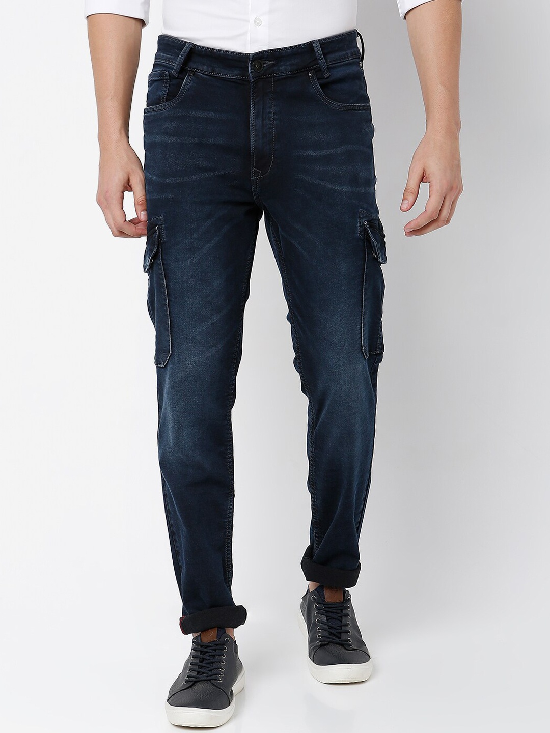

Mufti Men Black Relaxed Fit Mildly Distressed Light Fade Stretchable Jeans