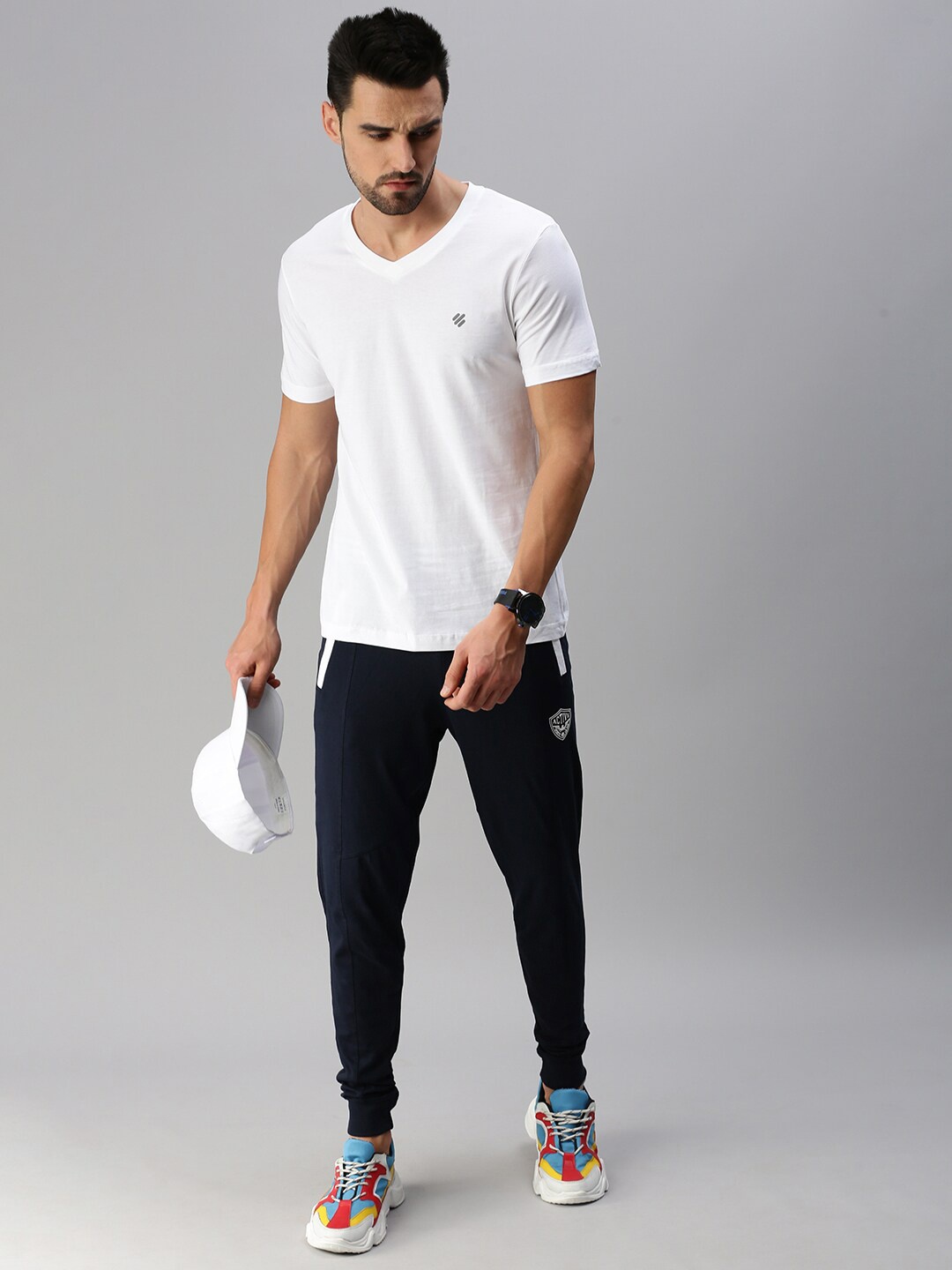 

ONN Men White V-Neck T-shirt