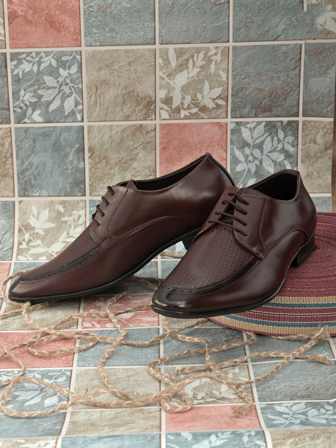

Blammo Men Coffee Brown Textured Formal Derbys Shoes