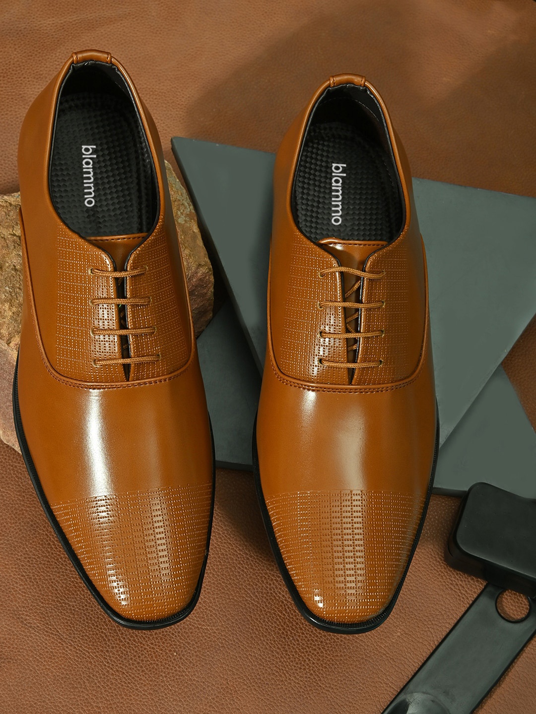 

Blammo Men Tan Brown Solid Formal Derbys