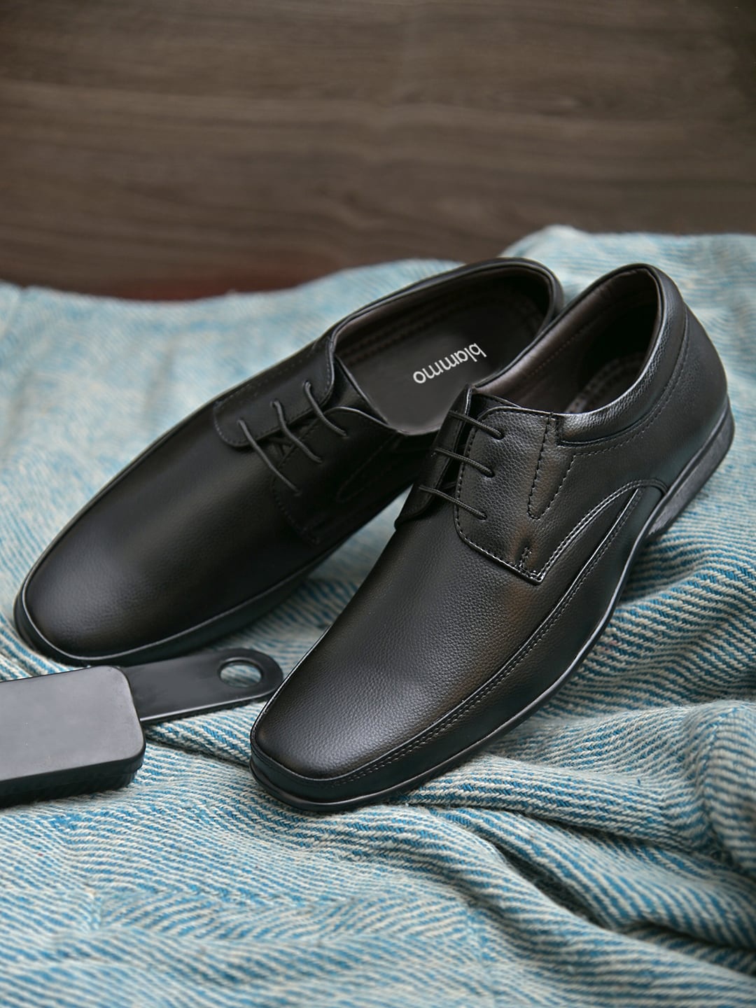 

Blammo Men Black Textured Formal Derbys