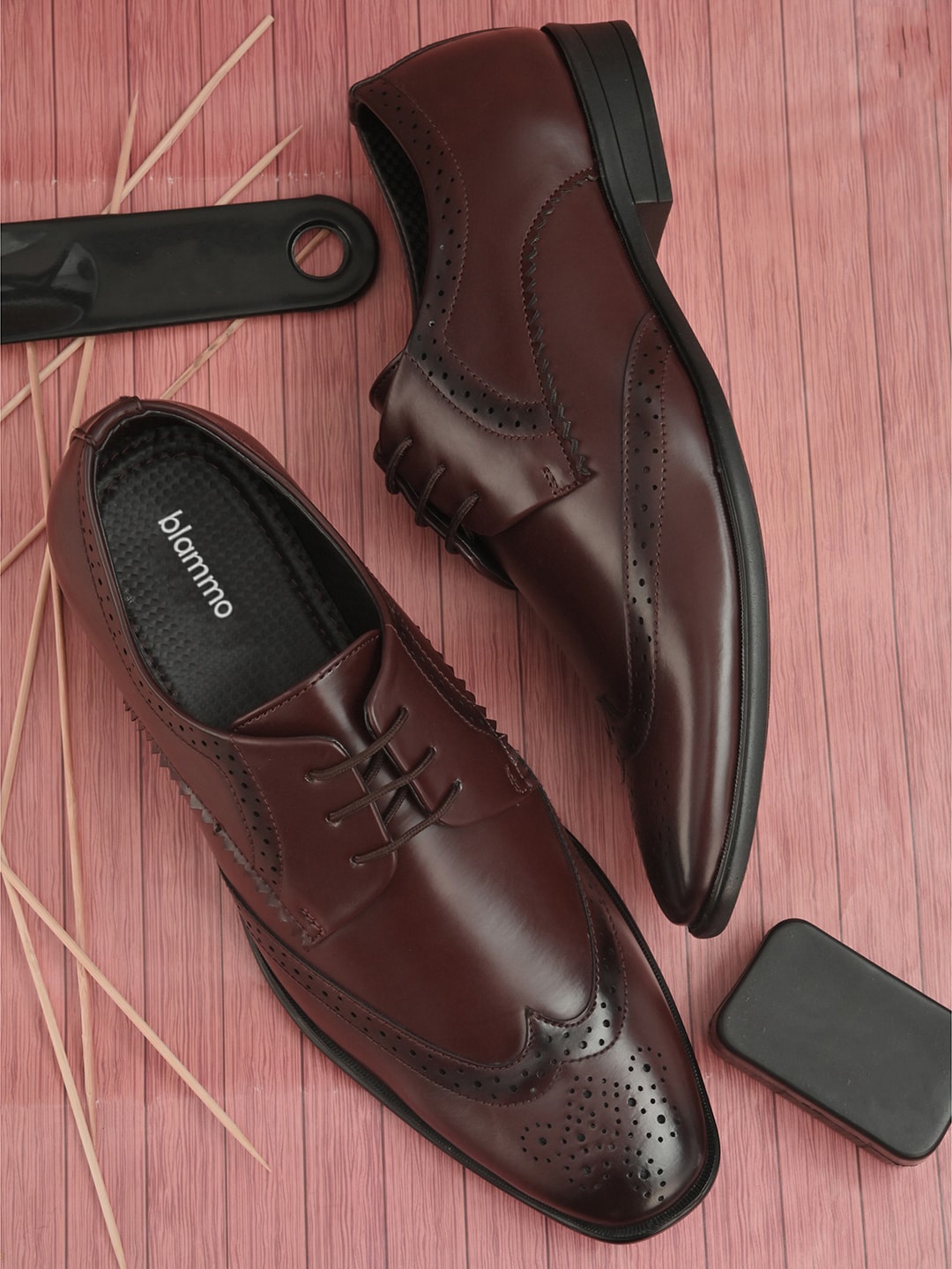 

Blammo Men Brown Textured Formal Derbys