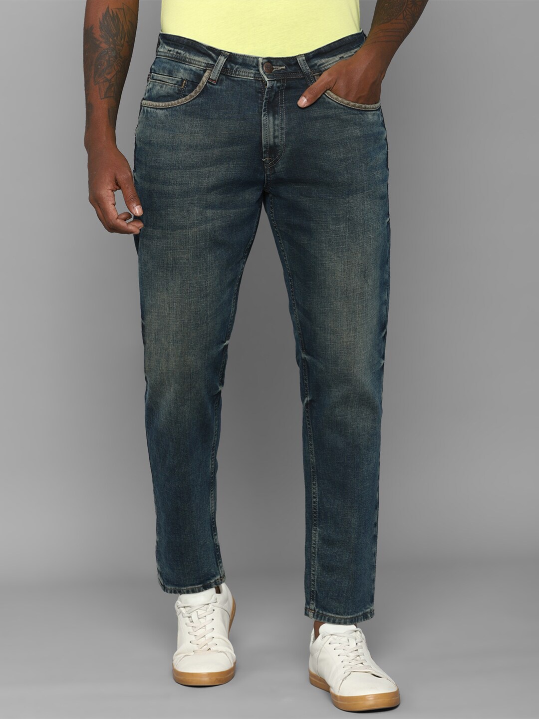

Allen Solly Sport Men Blue Skinny Fit Heavy Fade Jeans