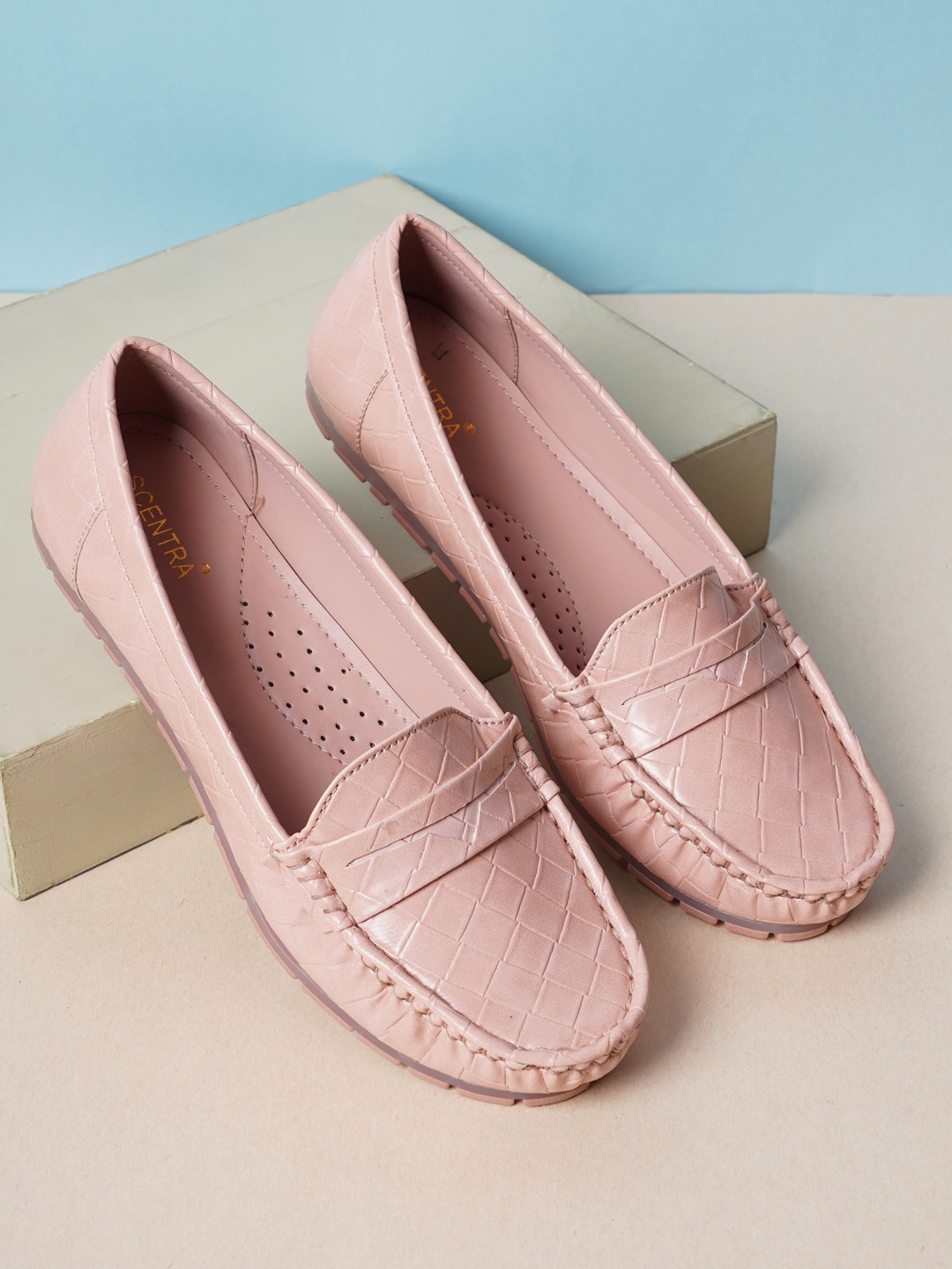 

SCENTRA Women Pink Textured Loafers