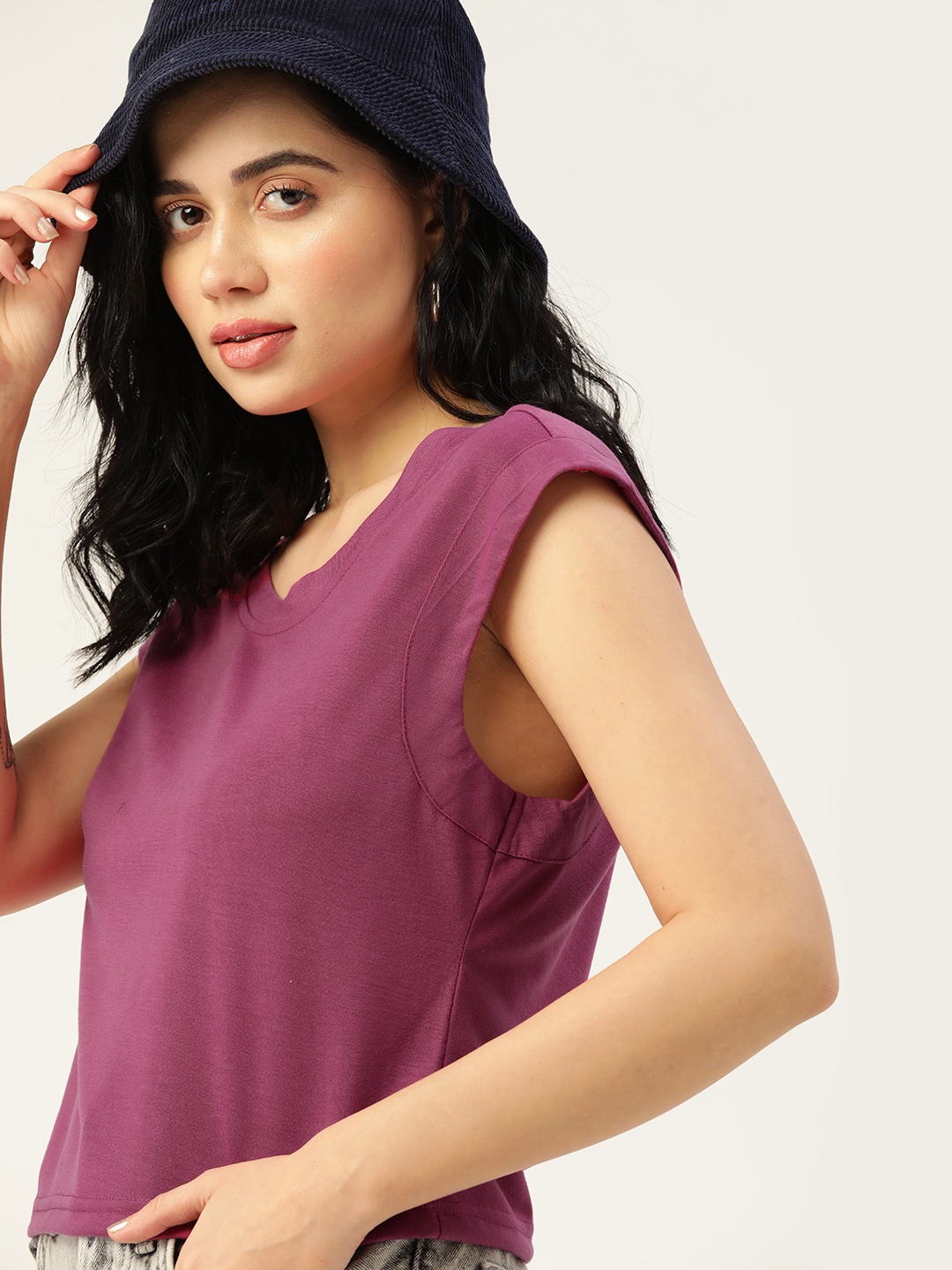 

DressBerry Women Magenta Solid Extended Sleeves Regular Fit T-shirt
