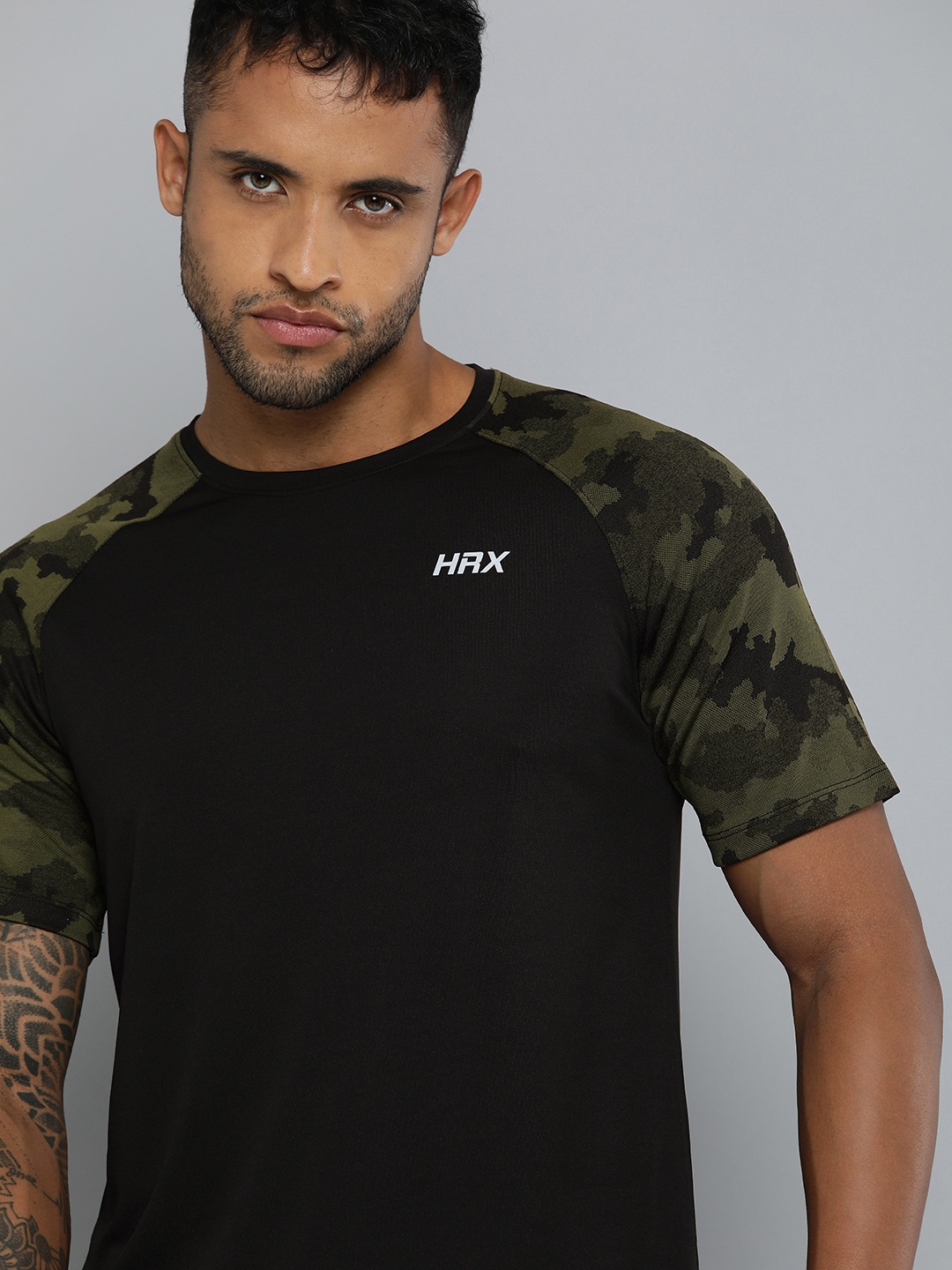 

HRX by Hrithik Roshan Men Black & Olive Green Rapid Dry T-shirt