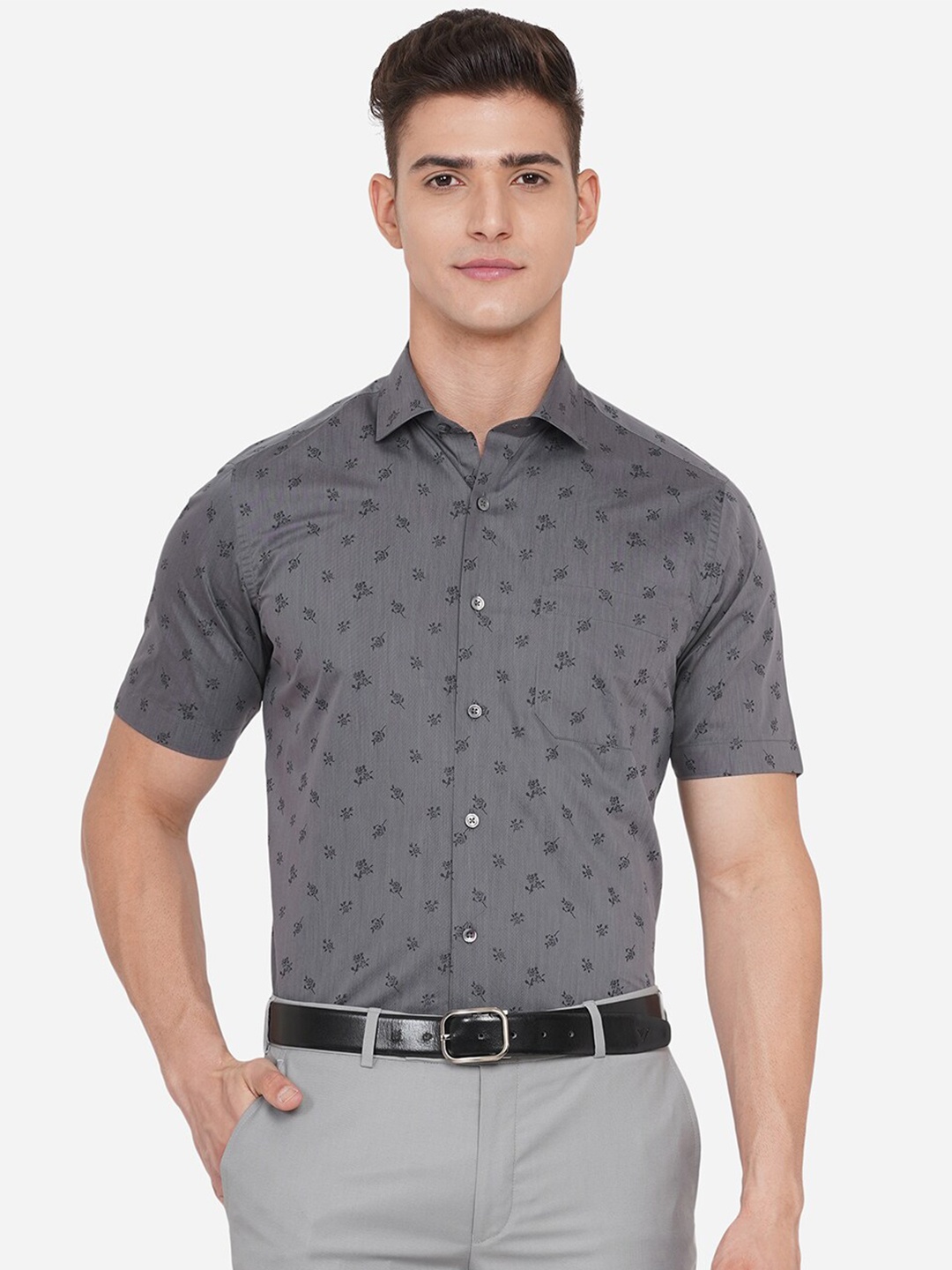 

Greenfibre Men Grey Custom Slim Fit Floral Printed Formal Shirt
