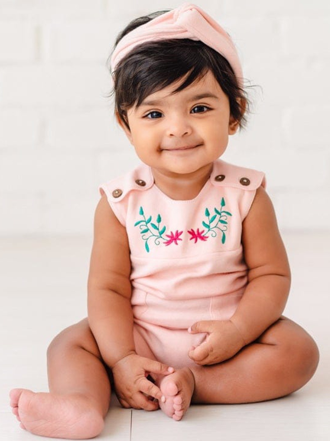 

GREENDIGO Girls Peach-Coloured & Green Embroidered Organic Cotton Bodysuit